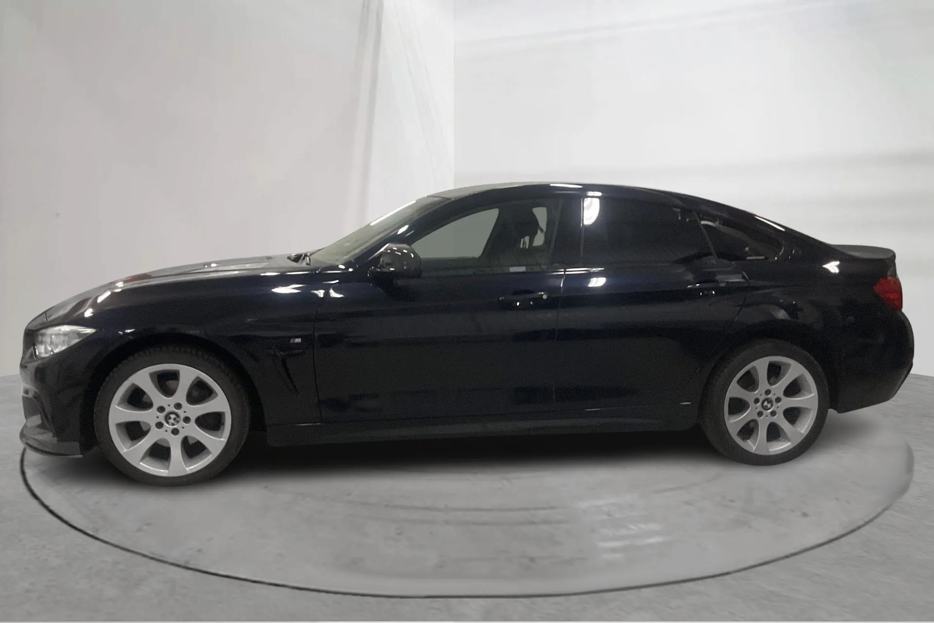 Presentationsfoto 2 av 13: BMW 420d xDrive Gran Coupé, F36 (190hk) - 7 651 mil - Automat - svart - 2017