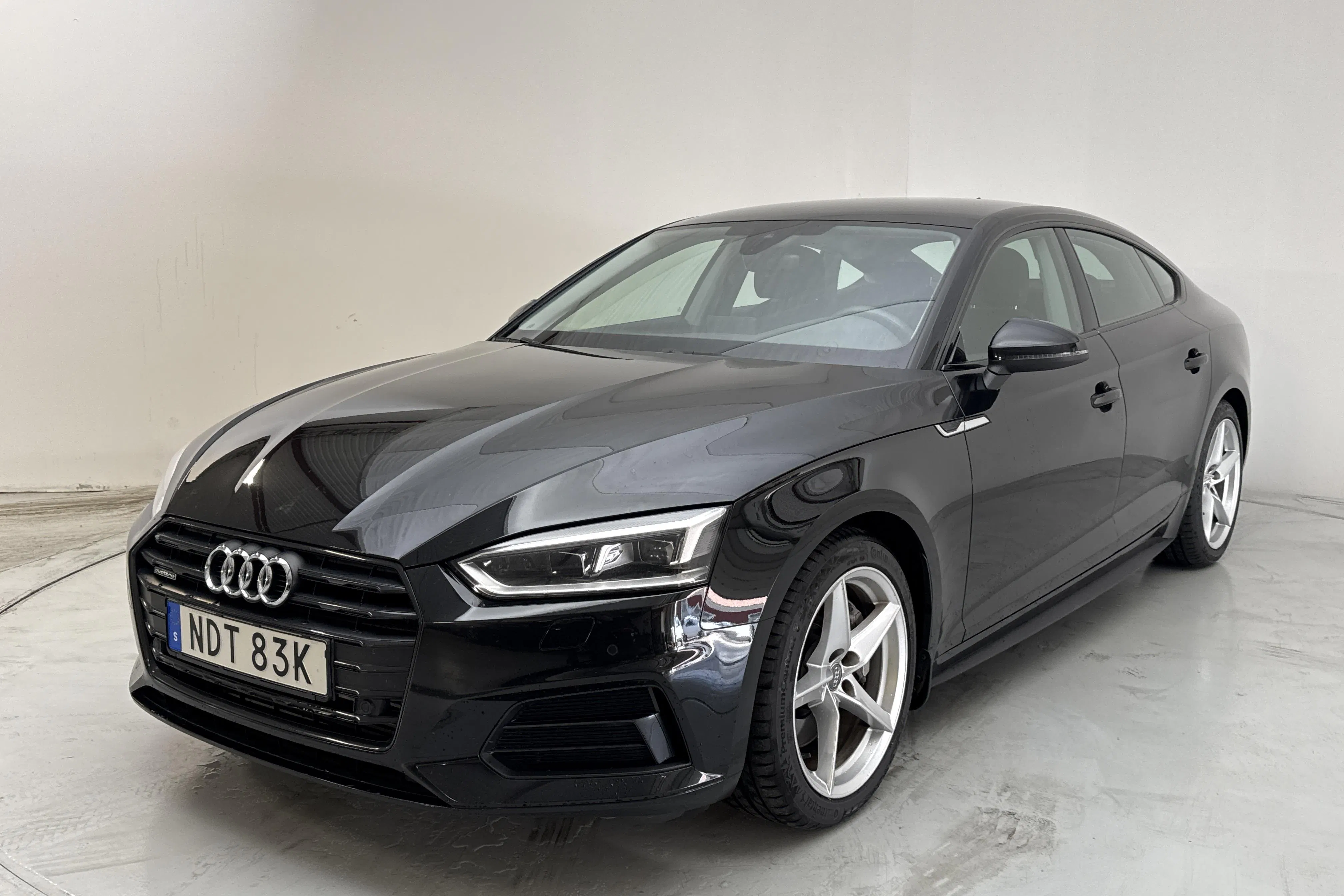 Presentationsfoto 1 av 12: Audi A5 Sportback 45 TFSI quattro (245hk) - 10 221 mil - Automat - svart - 2019