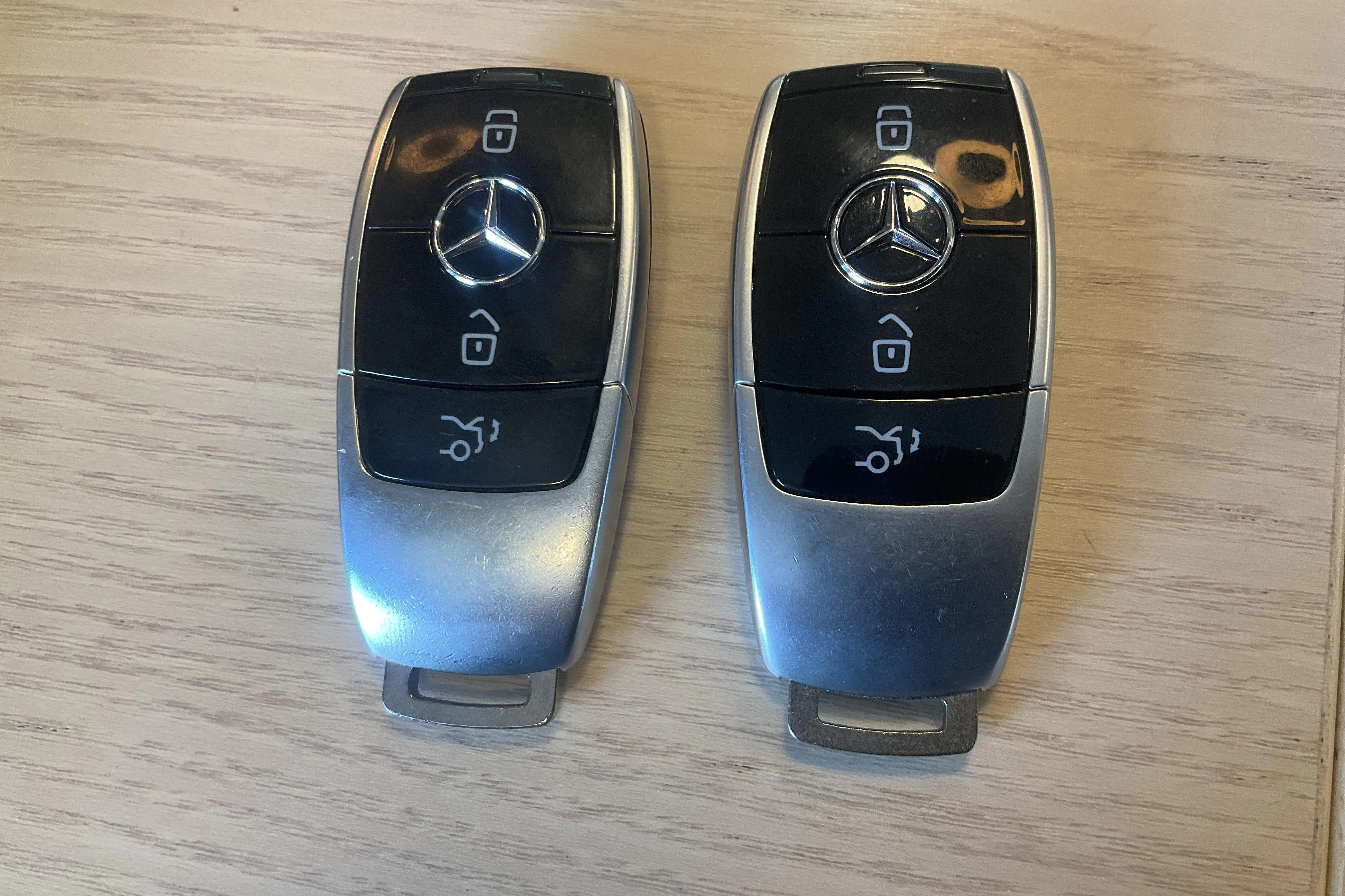 Presentationsfoto 16 av 16: Mercedes E 220 d Sedan W213 (194hk) - 9 736 mil - Automat - grå - 2017