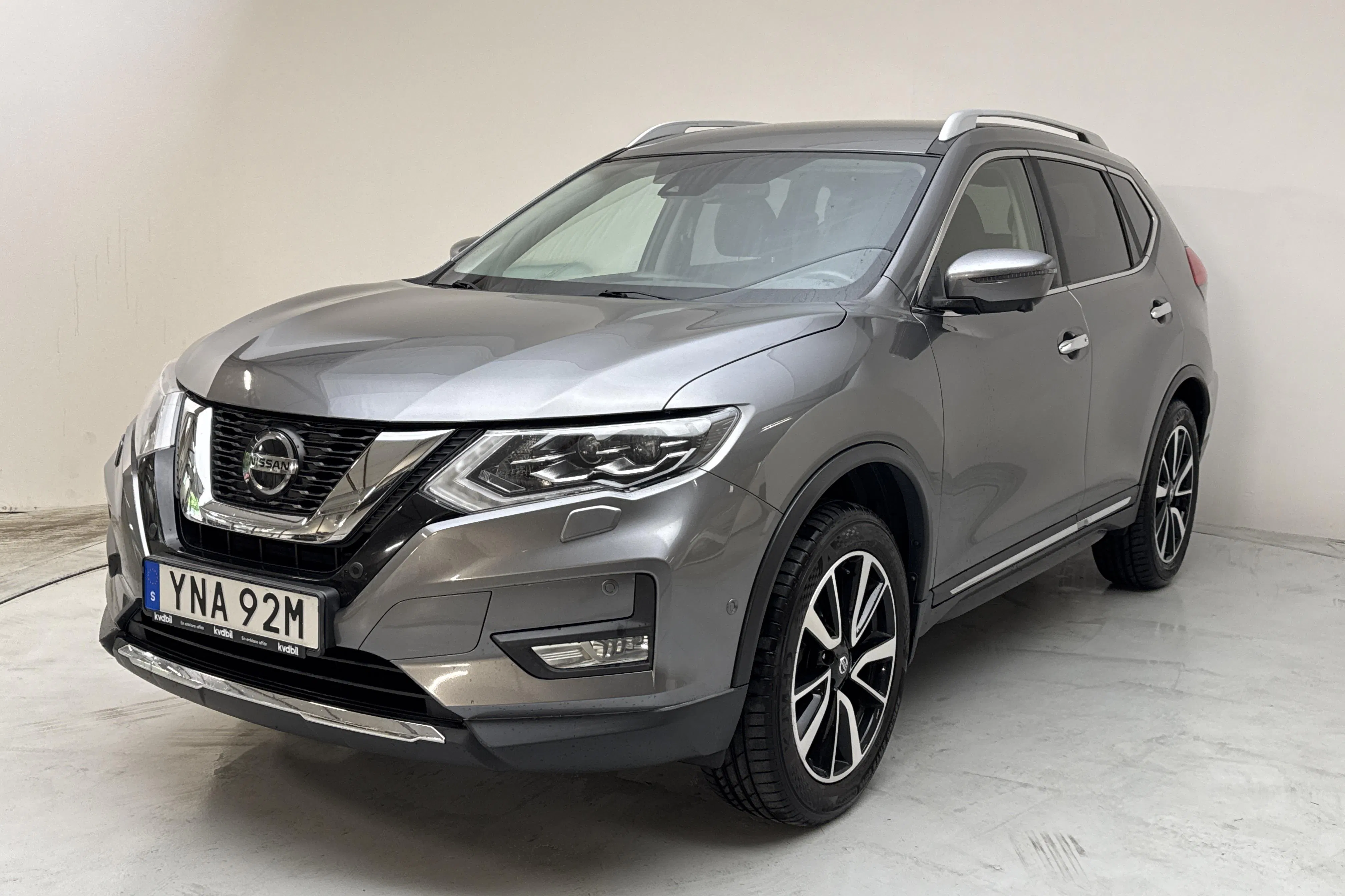 Presentationsfoto 1 av 15: Nissan X-trail 1.3 DIG-T 2WD (160hk) - 20 534 mil - Automat - grå - 2019