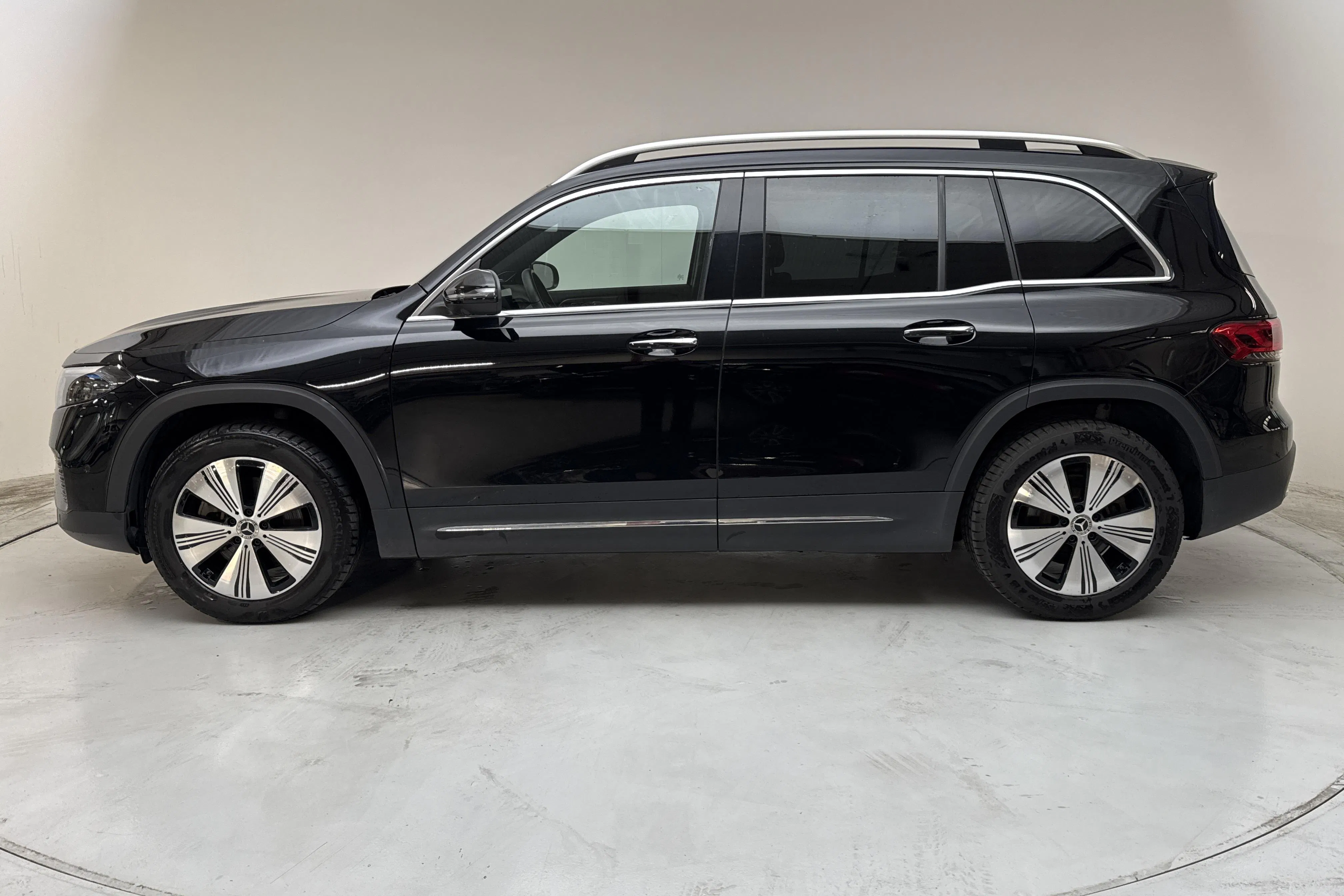Presentation photo 2 of 16: Mercedes EQB 300 4MATIC X243 (228hk) - 94 860 km - Automatic - black - 2024