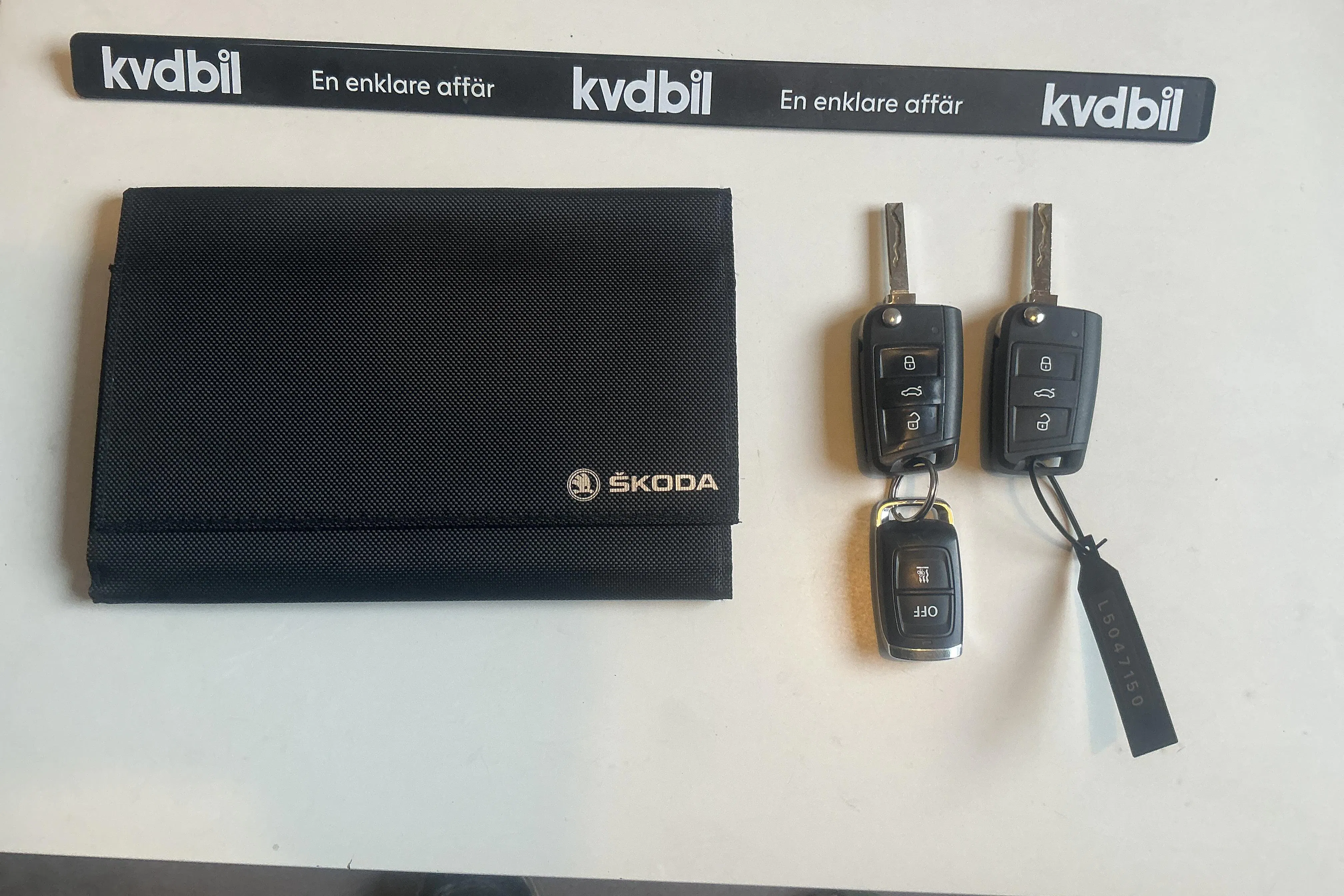 Presentationsfoto 15 av 15: Skoda Karoq 2.0 TDI 4X4 (150hk) - 13 895 mil - Automat - vit - 2020