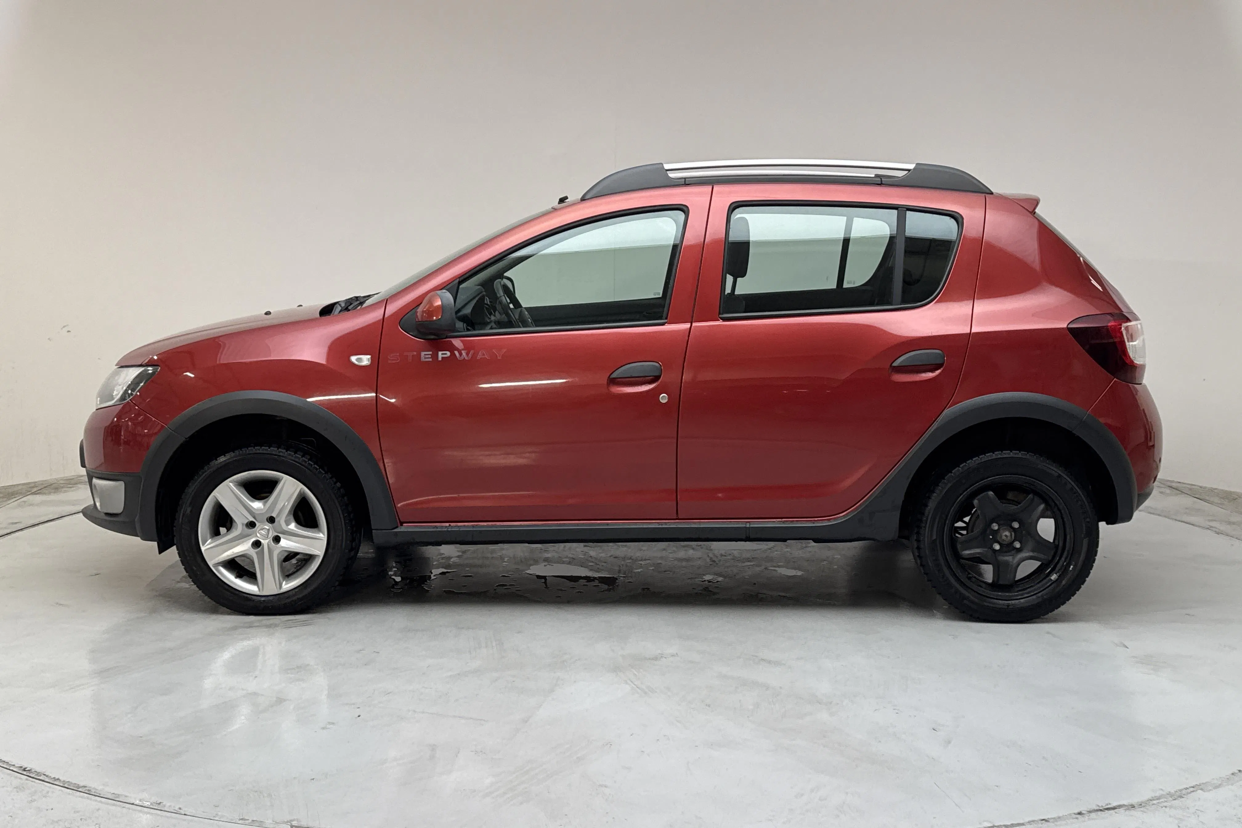 Presentation photo 2 of 11: Dacia Sandero 0.9 TCe Stepway (90hk) - 146 580 km - Manual - red - 2014