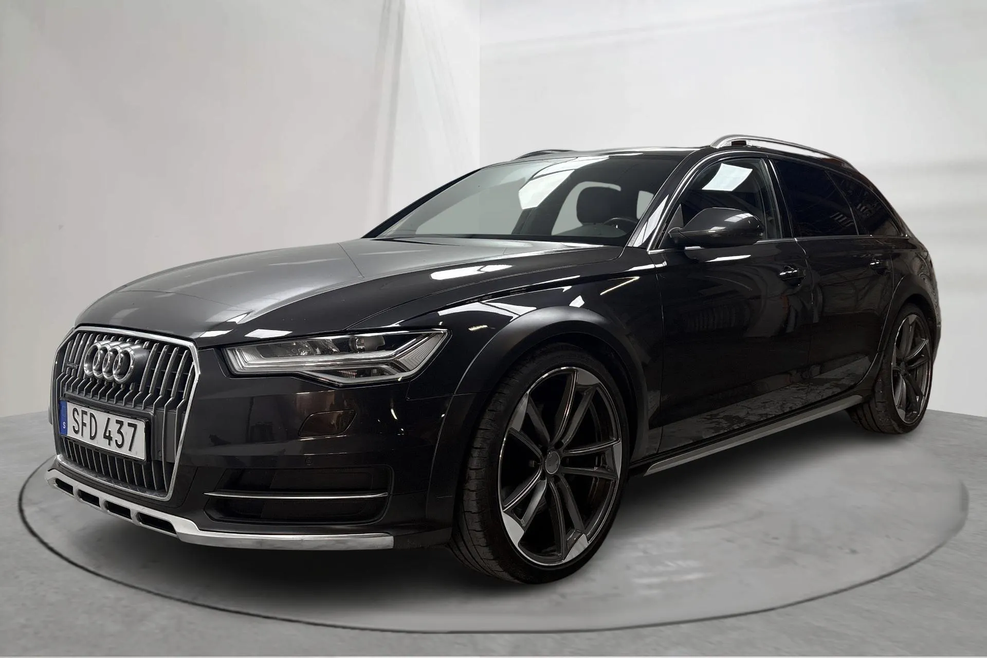 Presentationsfoto 1 av 14: Audi A6 Allroad 3.0 TDI quattro (218hk) - 19 112 mil - Automat - grå - 2015