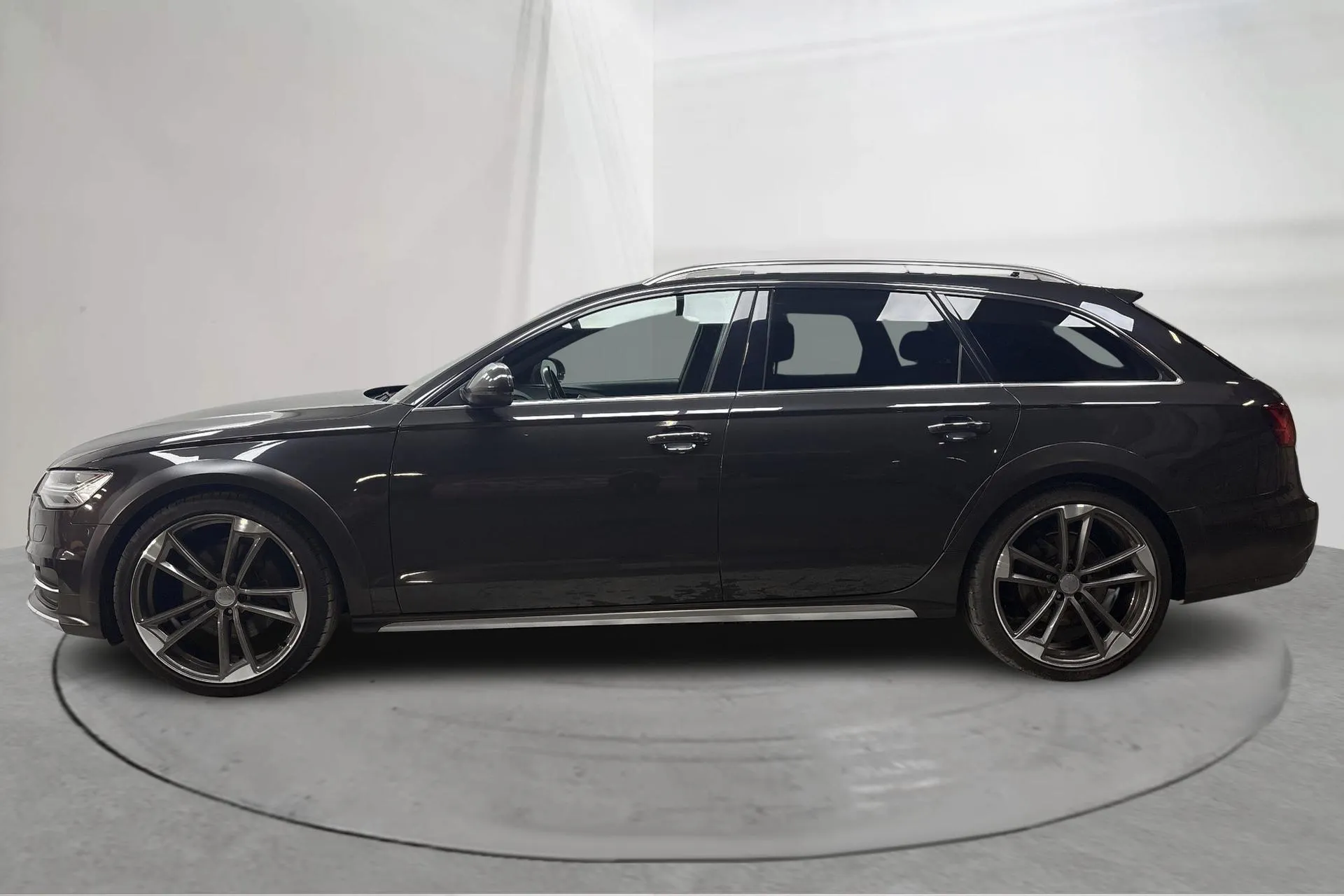 Presentationsfoto 2 av 14: Audi A6 Allroad 3.0 TDI quattro (218hk) - 19 112 mil - Automat - grå - 2015