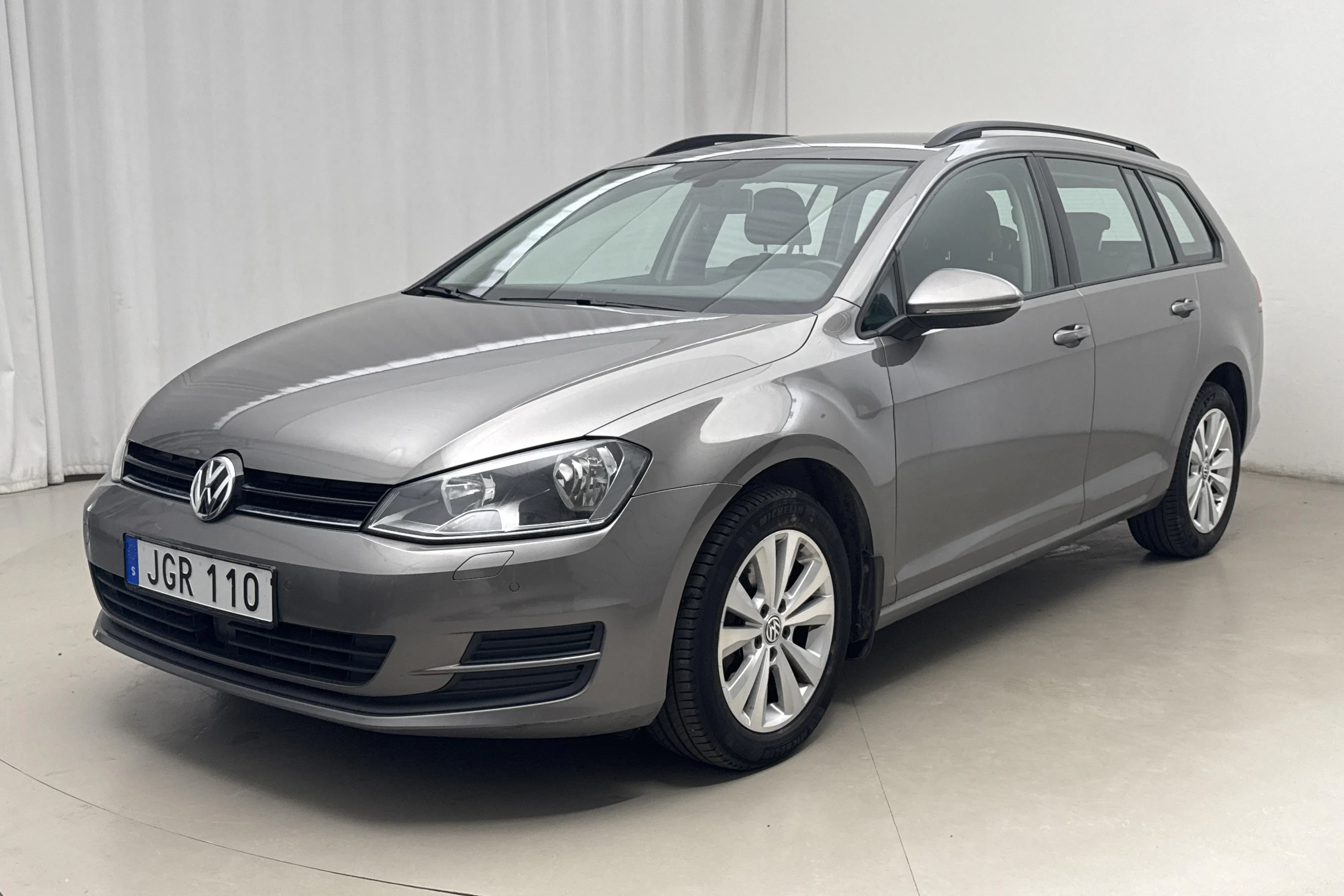 Zdjęcie prezentacyjne 1 z 15: VW Golf VII 1.2 TSI Sportscombi (110hk) - 175 900 km - Automatyczna - szary - 2017
