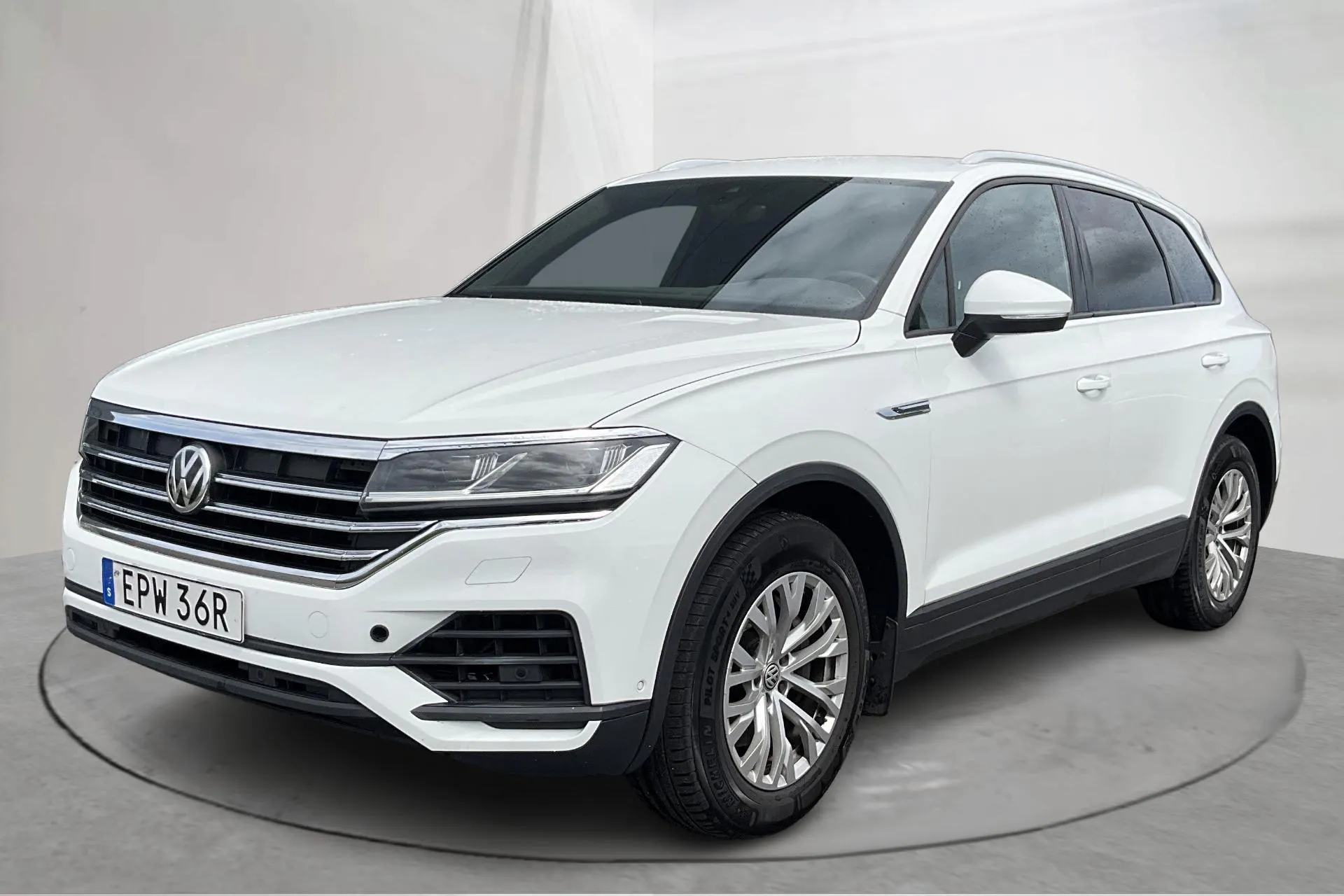 Presentationsfoto 1 av 20: VW Touareg V6 TDI 4Motion (286hk) - 28 725 mil - Automat - vit - 2019