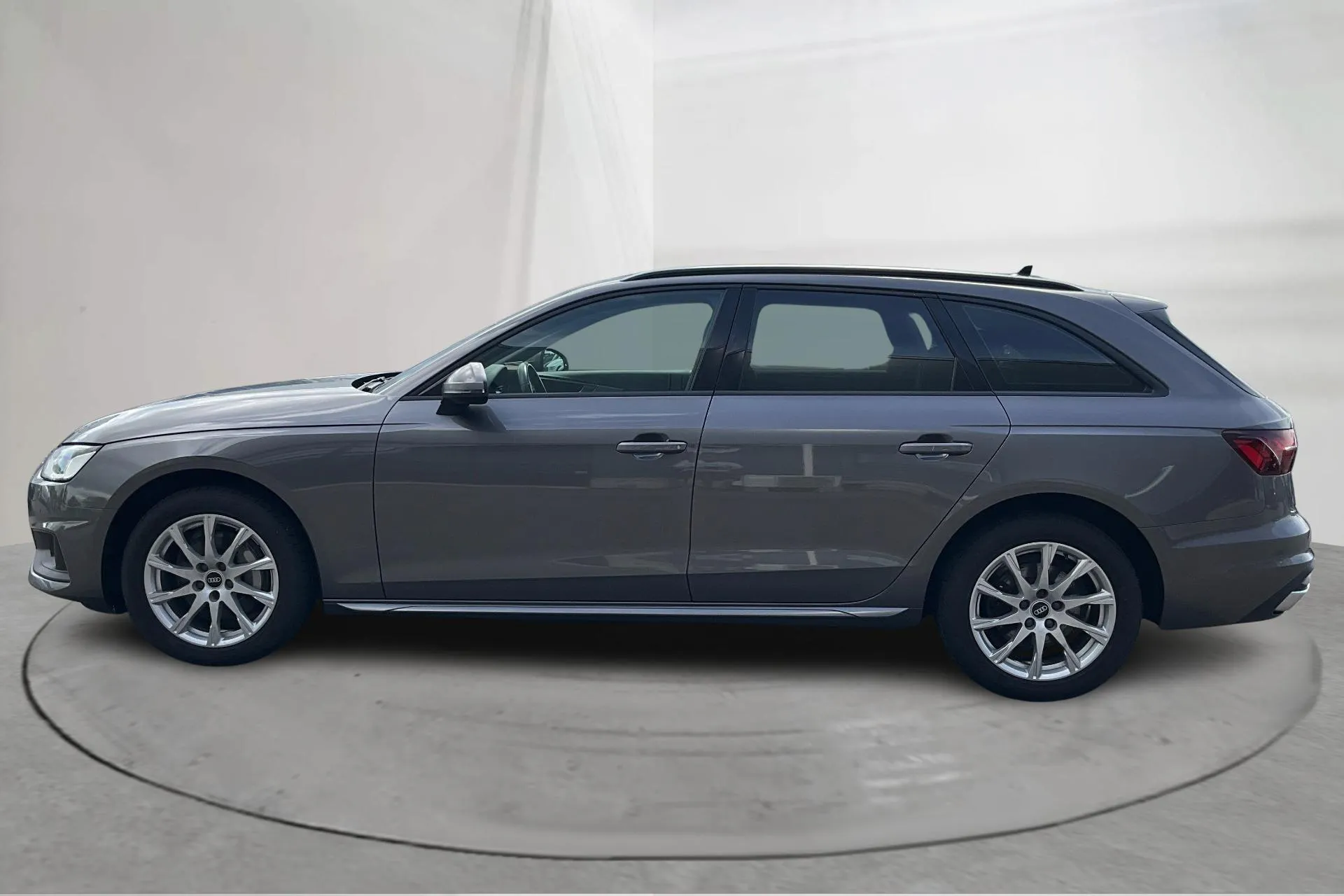 Presentationsfoto 2 av 18: Audi A4 Avant 40 TDI quattro (204hk) - 20 269 mil - Automat - grå - 2021