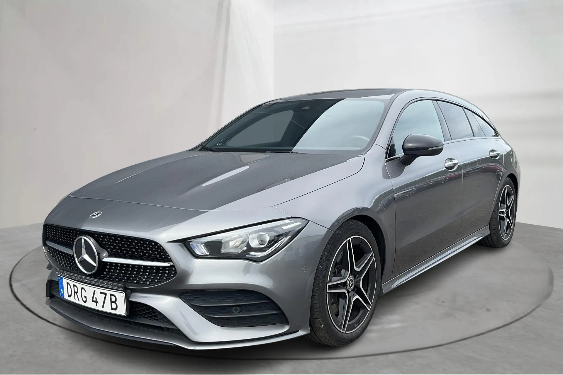 Presentationsfoto 1 av 20: Mercedes CLA 200 d Shooting Brake X118 (150hk) - 15 859 mil - Automat - Mörkgrå - 2021