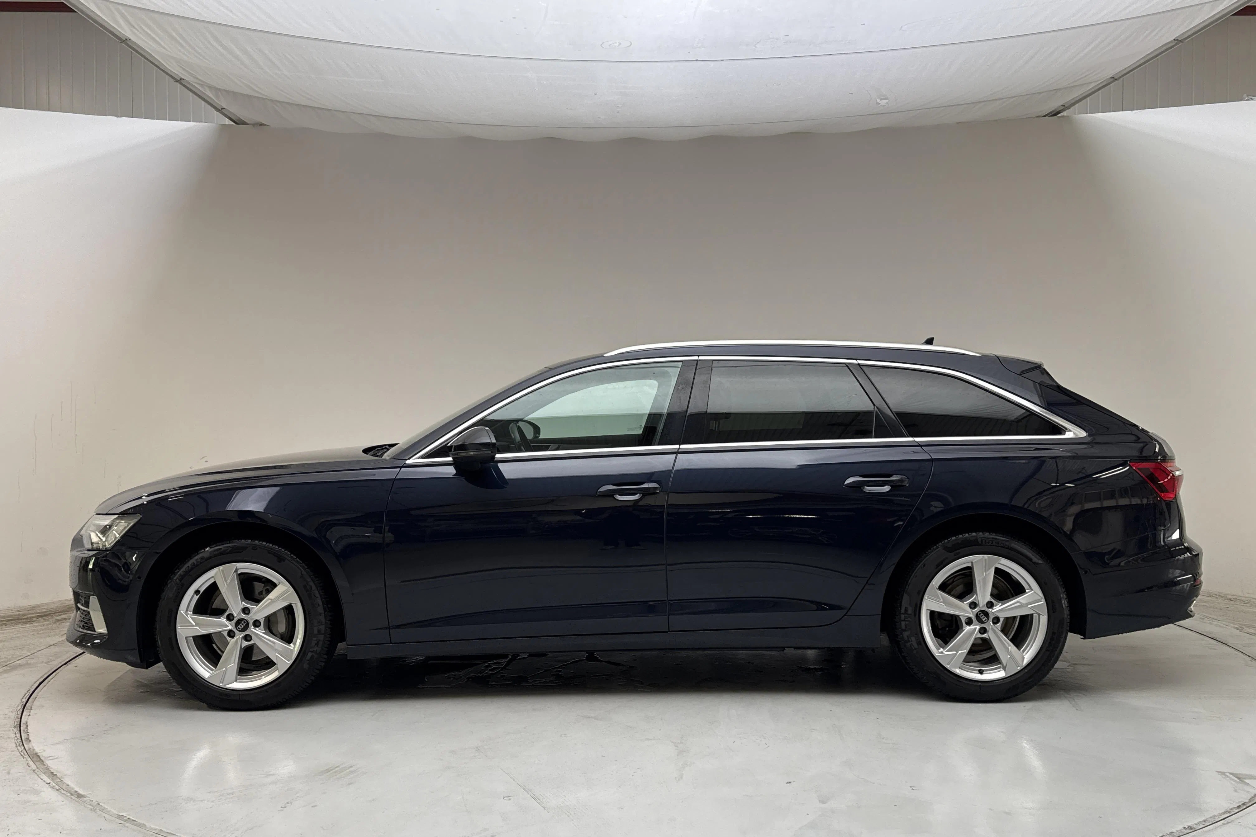 Presentation photo 2 of 16: Audi A6 Avant 40 TDI quattro (204hk) - 65 010 km - Automatic - blue - 2023