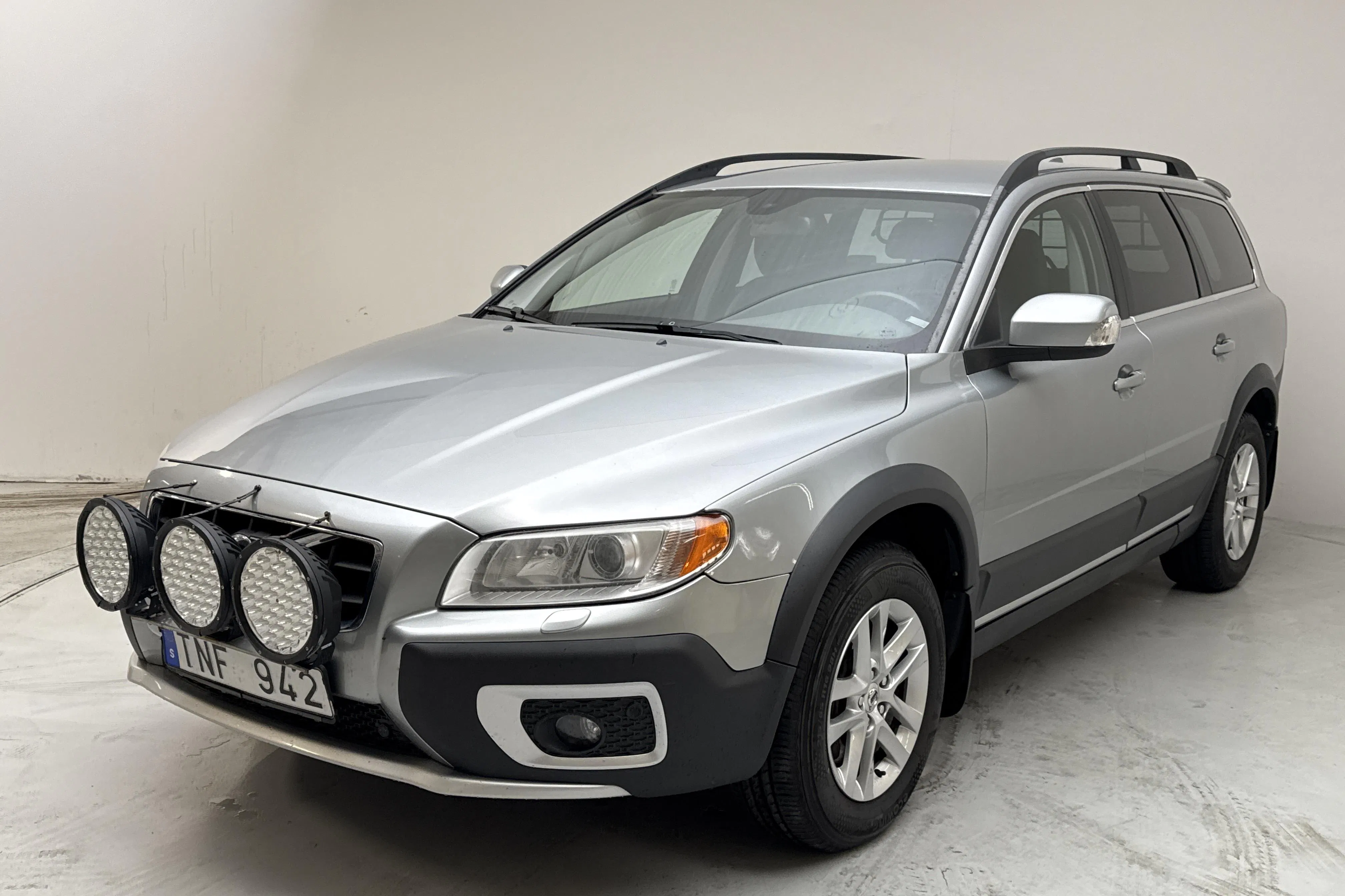 Presentationsfoto 1 av 17: Volvo XC70 II D3 AWD (163hk) - 29 688 mil - Automat - silver - 2011