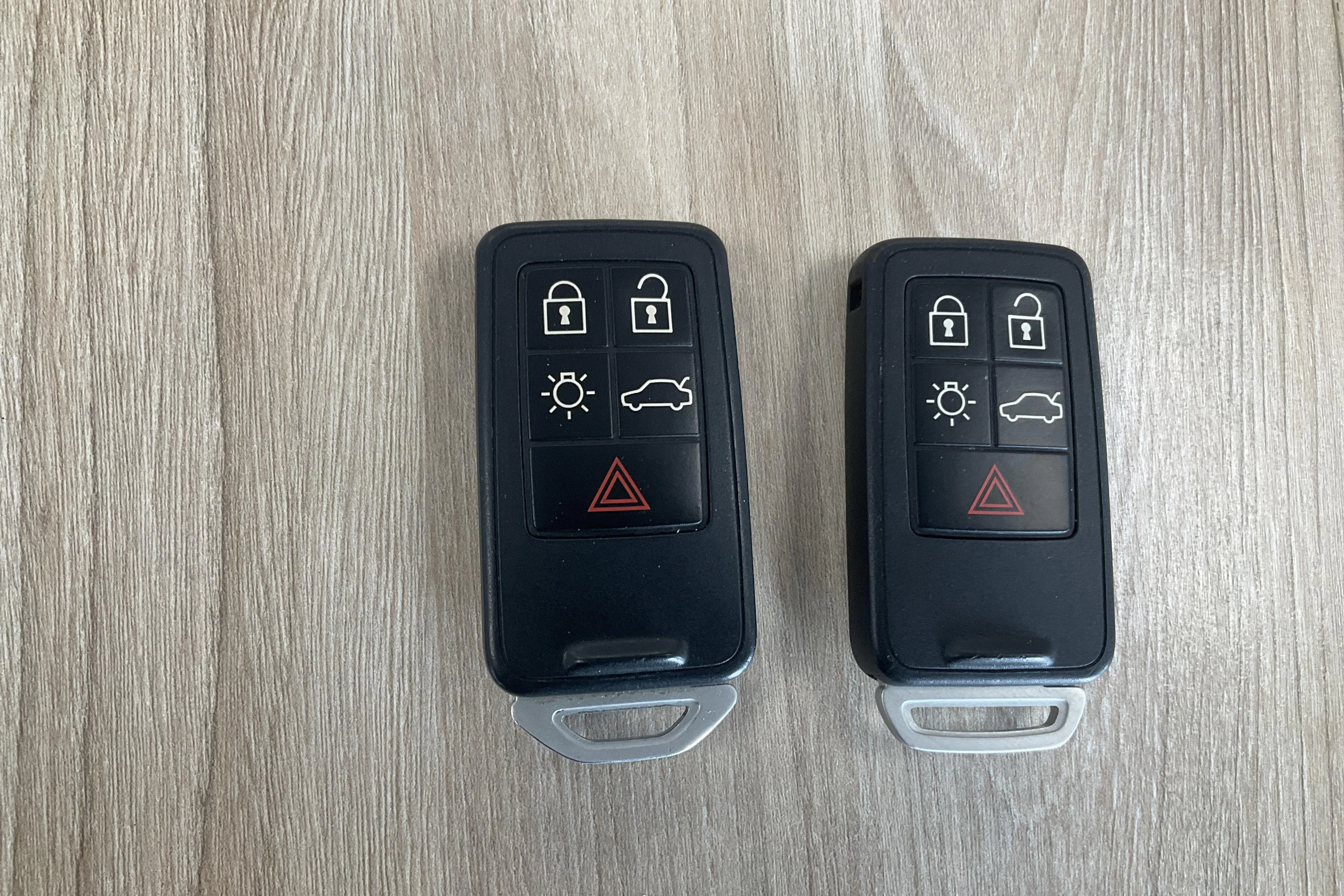 Presentationsfoto 14 av 14: Volvo V70 II D2 (115hk) - 12 020 mil - Automat - röd - 2014