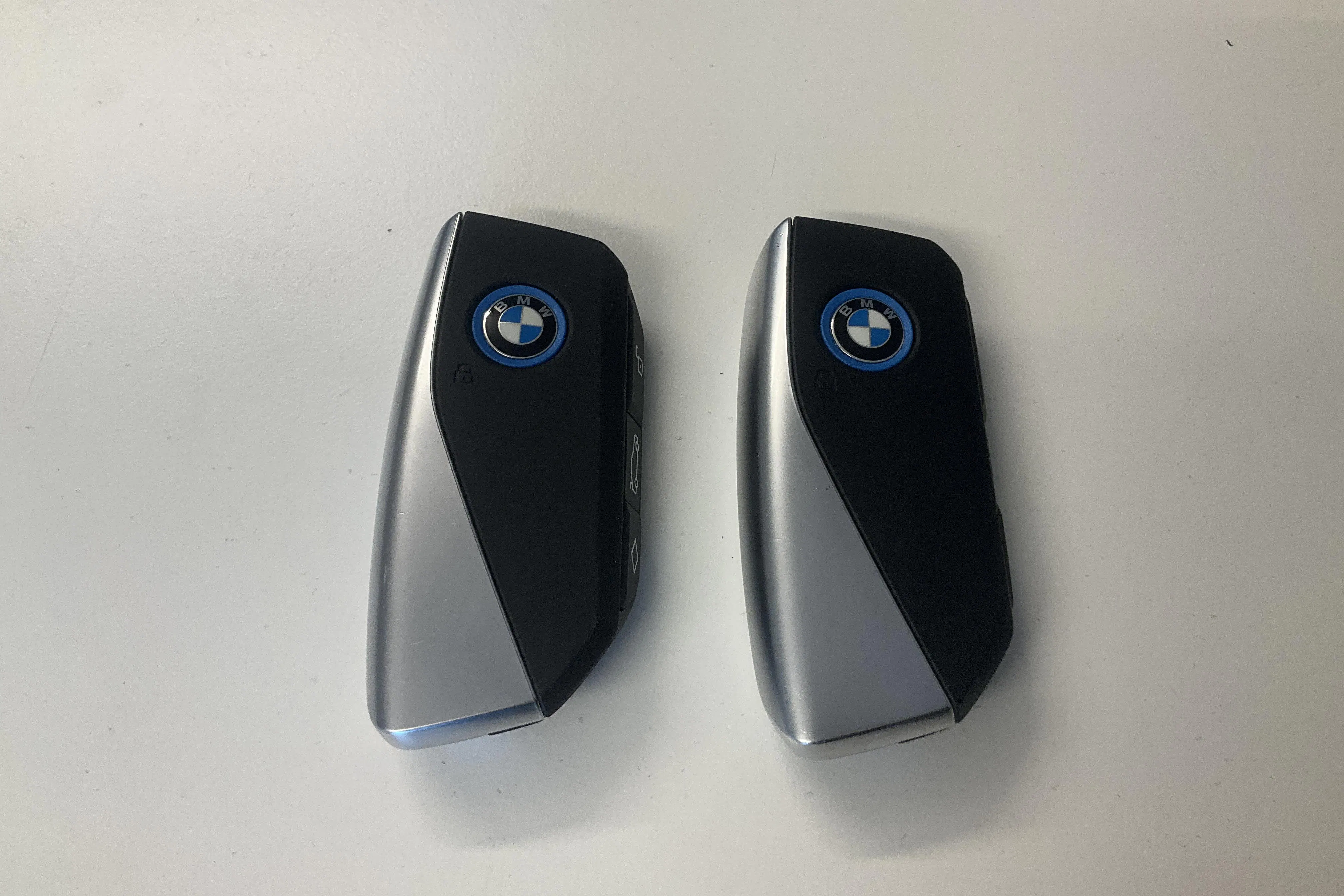Presentationsfoto 22 av 22: BMW iX xDrive40, I20 (310hk) - 4 696 mil - Automat - grå - 2023