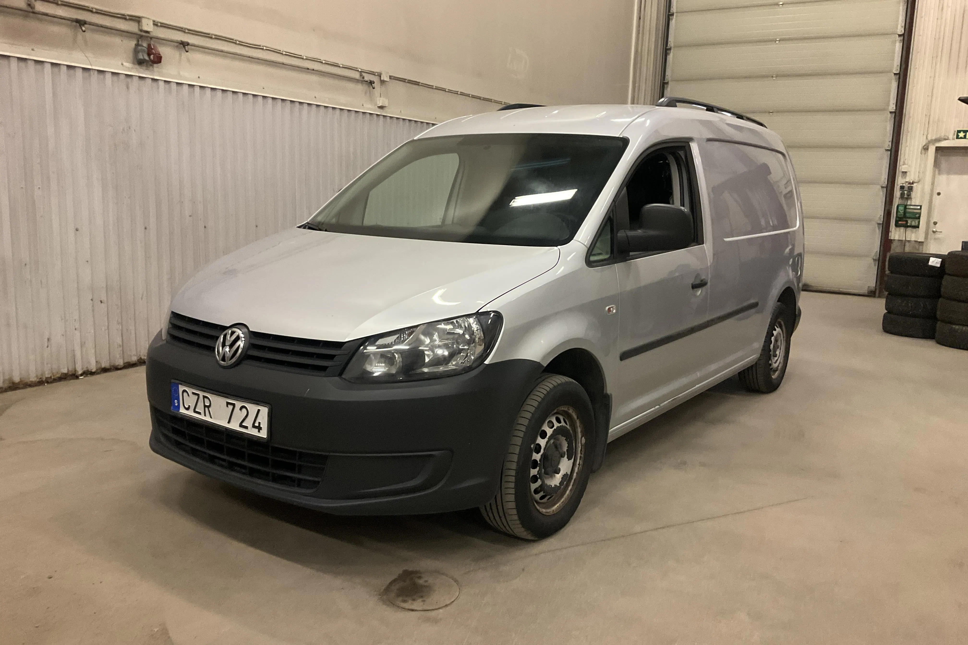Presentation photo 1 of 10: VW Caddy 1.6 TDI Maxi Skåp (102hk) - 256 280 km - Manual - silver - 2012
