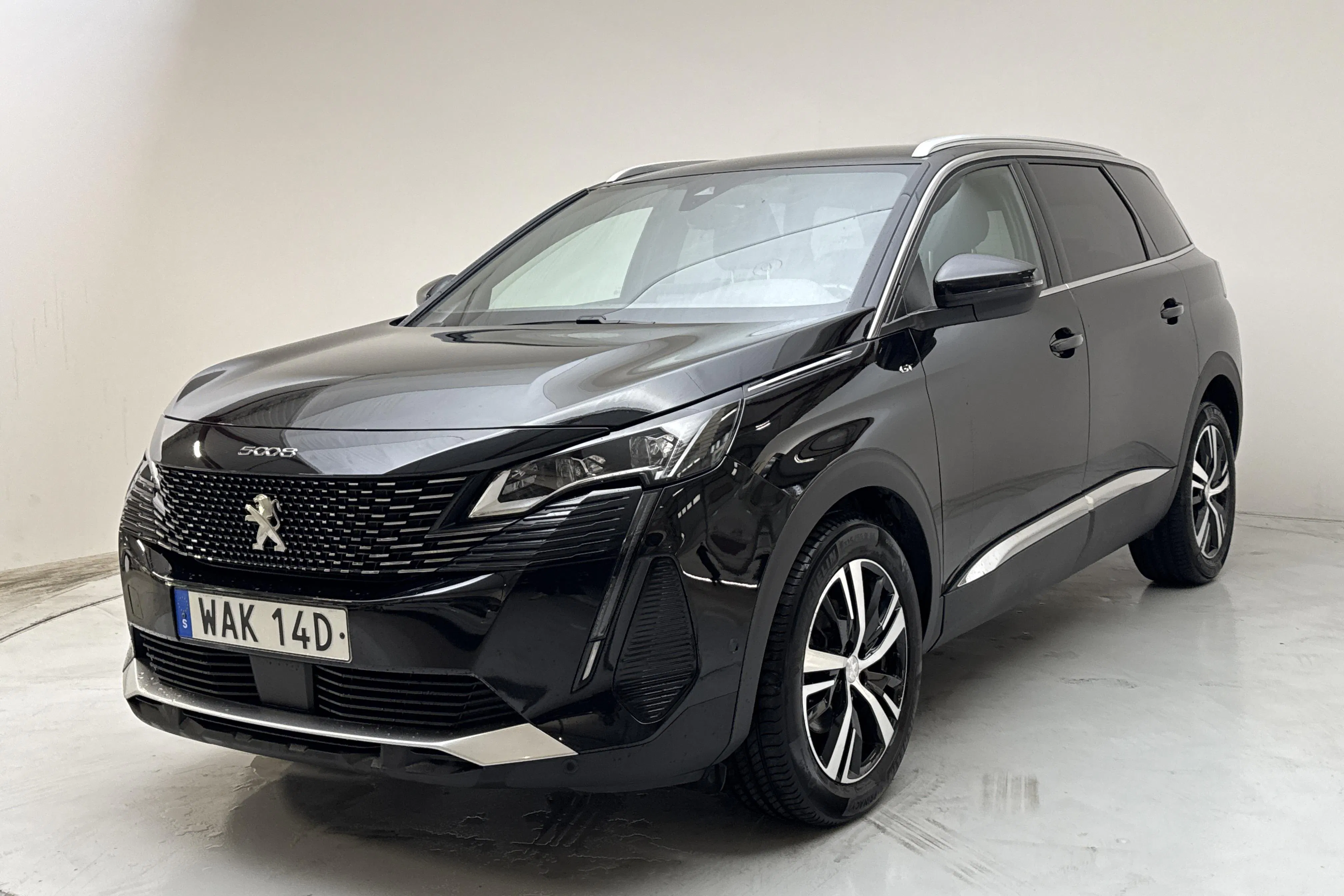 Presentation photo 1 of 14: Peugeot 5008 1.2 PureTech (130hk) - 40 990 km - Automatic - black - 2023