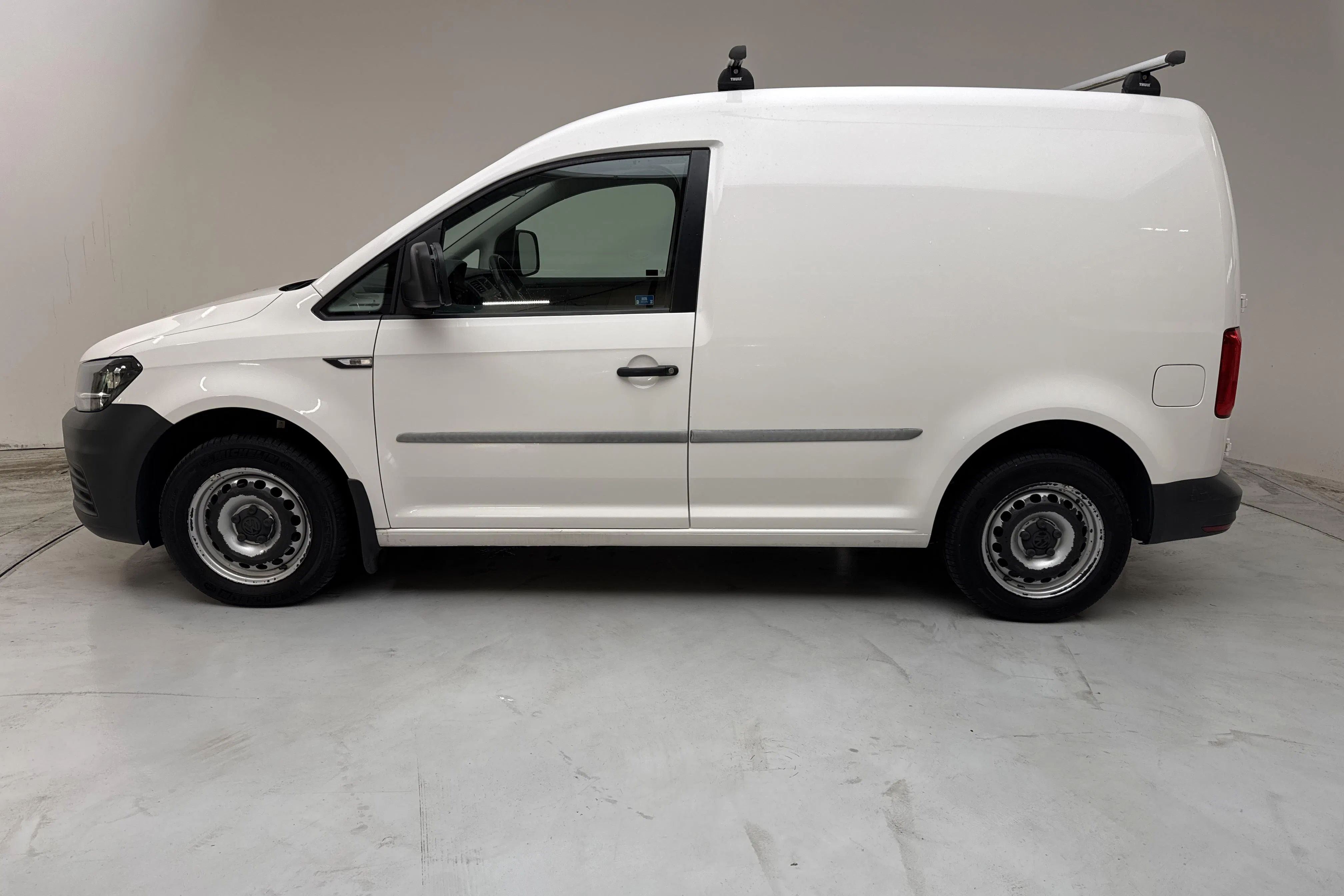 Presentationsfoto 2 av 12: VW Caddy 2.0 TDI Skåp (75hk) - 6 373 mil - Manuell - vit - 2018