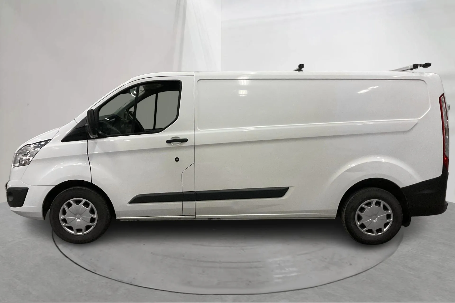 Presentation photo 2 of 18: Ford Transit Custom 300 (130hk) - 68 670 km - Manual - white - 2017
