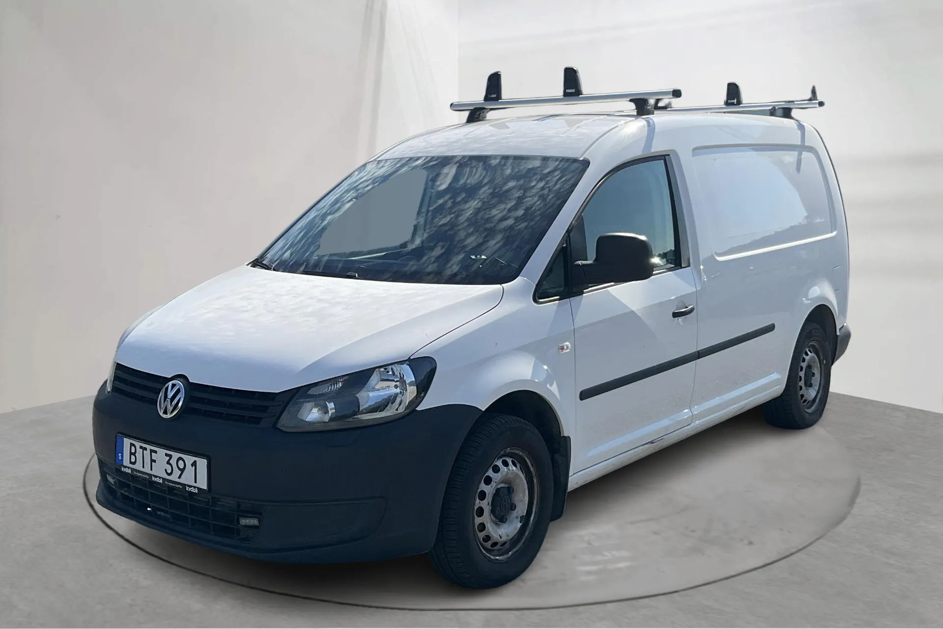 Presentationsfoto 1 av 13: VW Caddy 1.6 TDI Maxi Skåp (102hk) - 15 673 mil - Manuell - vit - 2014