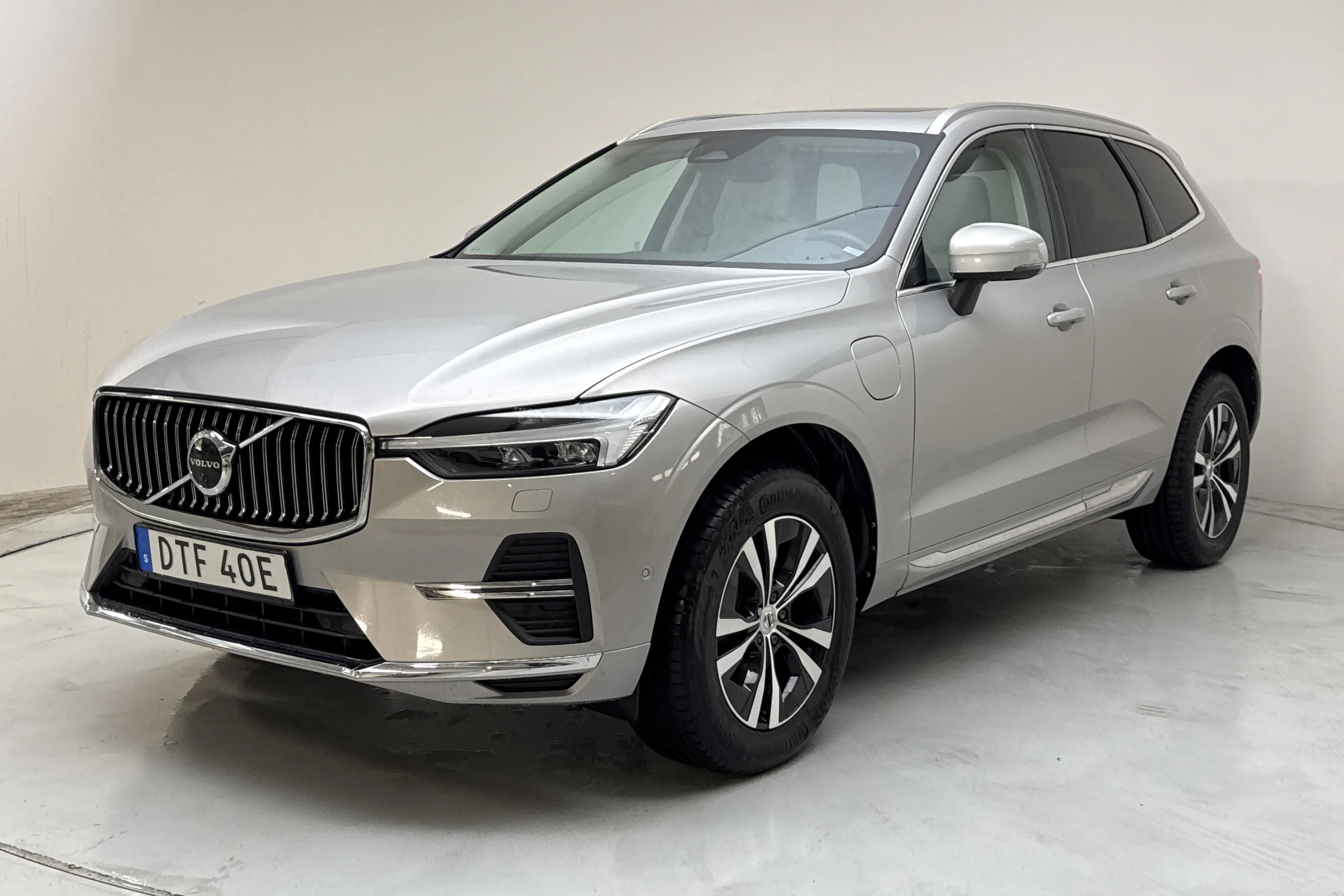 Presentation photo 1 of 18: Volvo XC60 T6 AWD Recharge (350hk) - 143 410 km - Automatic - silver - 2023