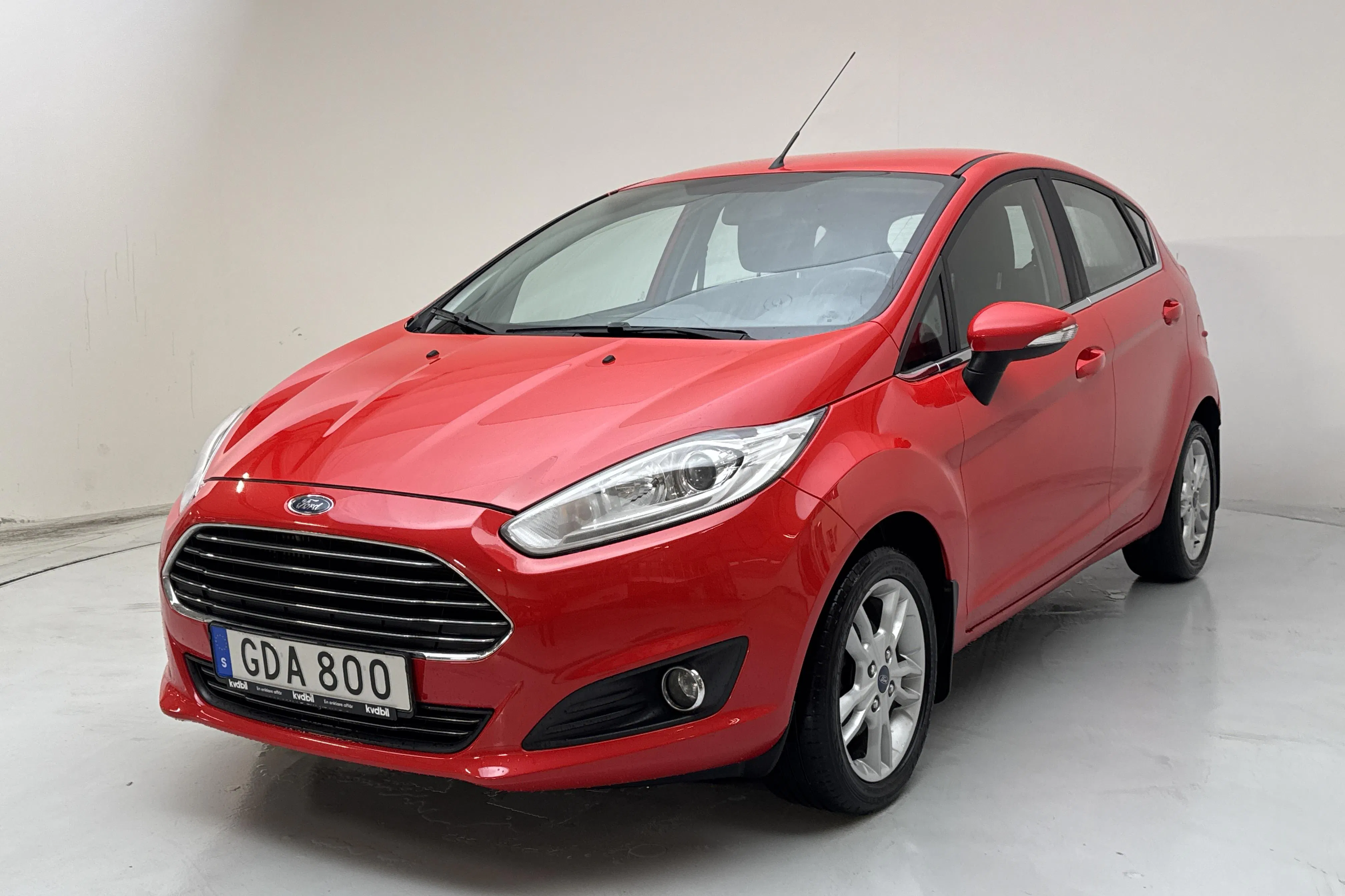 Presentationsfoto 1 av 12: Ford Fiesta 1.0T EcoBoost 5dr (100hk) - 11 237 mil - Manuell - röd - 2016