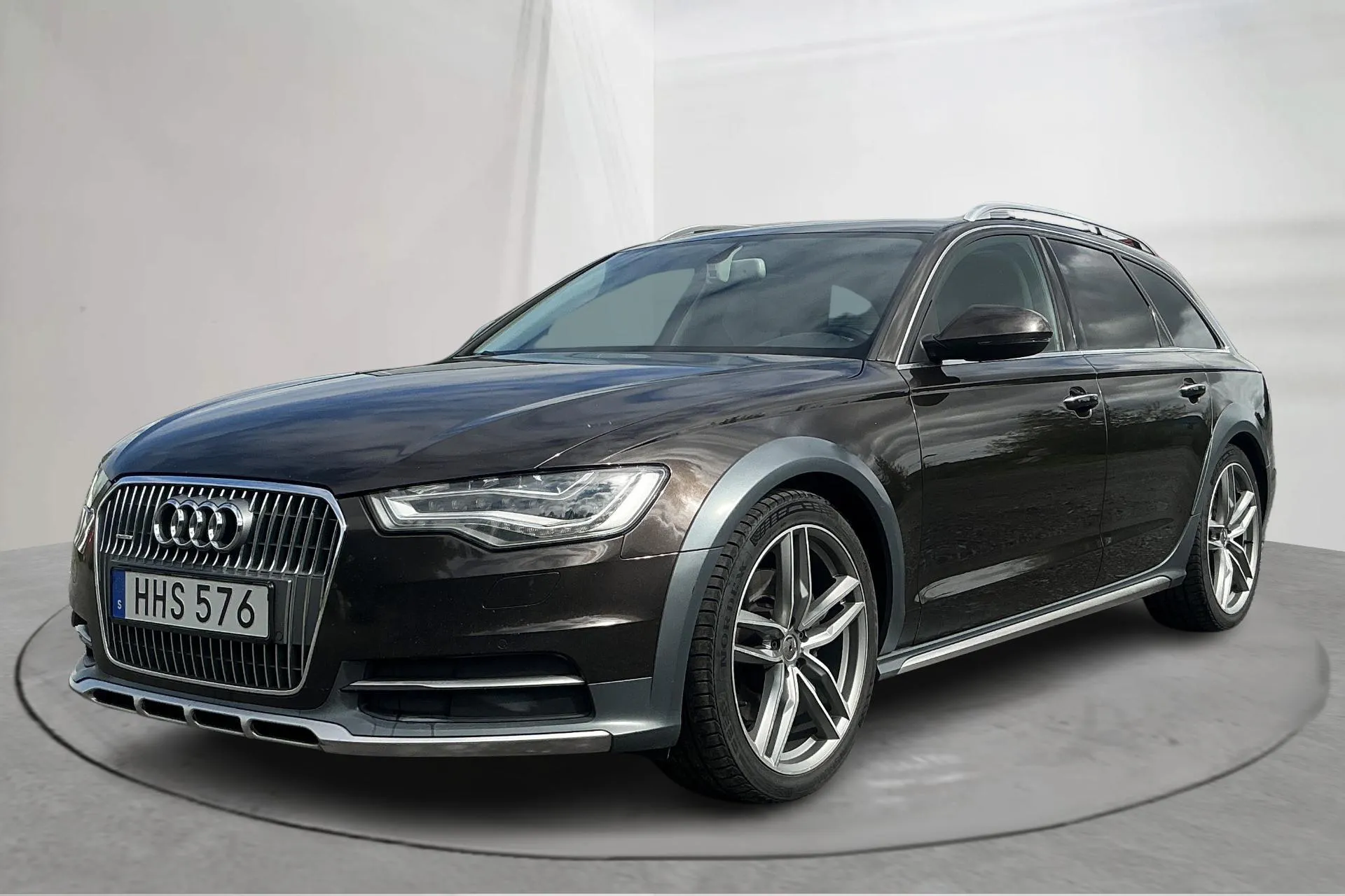 Presentationsfoto 1 av 15: Audi A6 Allroad 3.0 TDI quattro (204hk) - 22 843 mil - Automat - brun - 2014