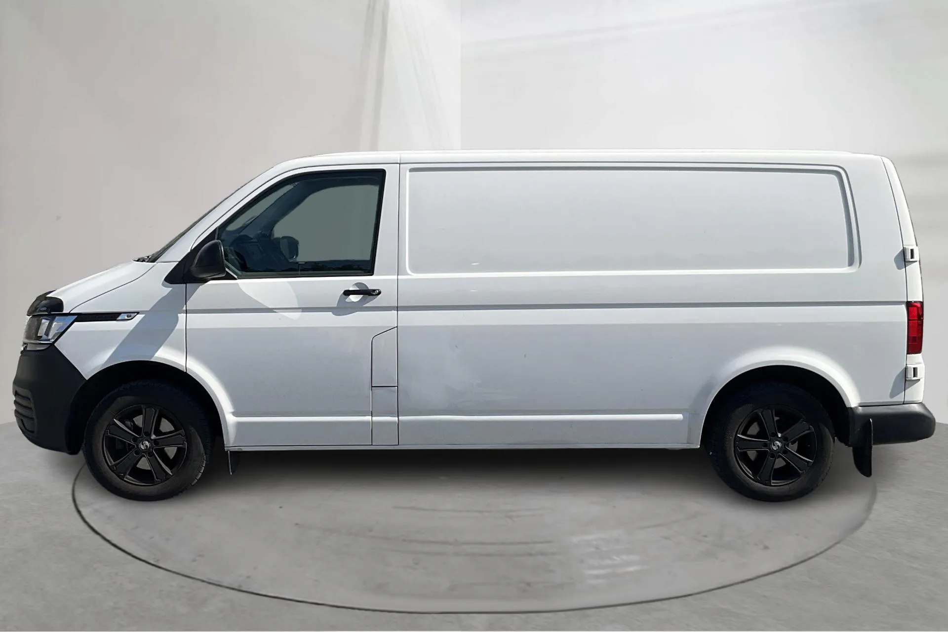 Presentationsfoto 2 av 15: VW e-Transporter T6 Skåp ABT (110hk) - 4 917 mil - Automat - vit - 2021