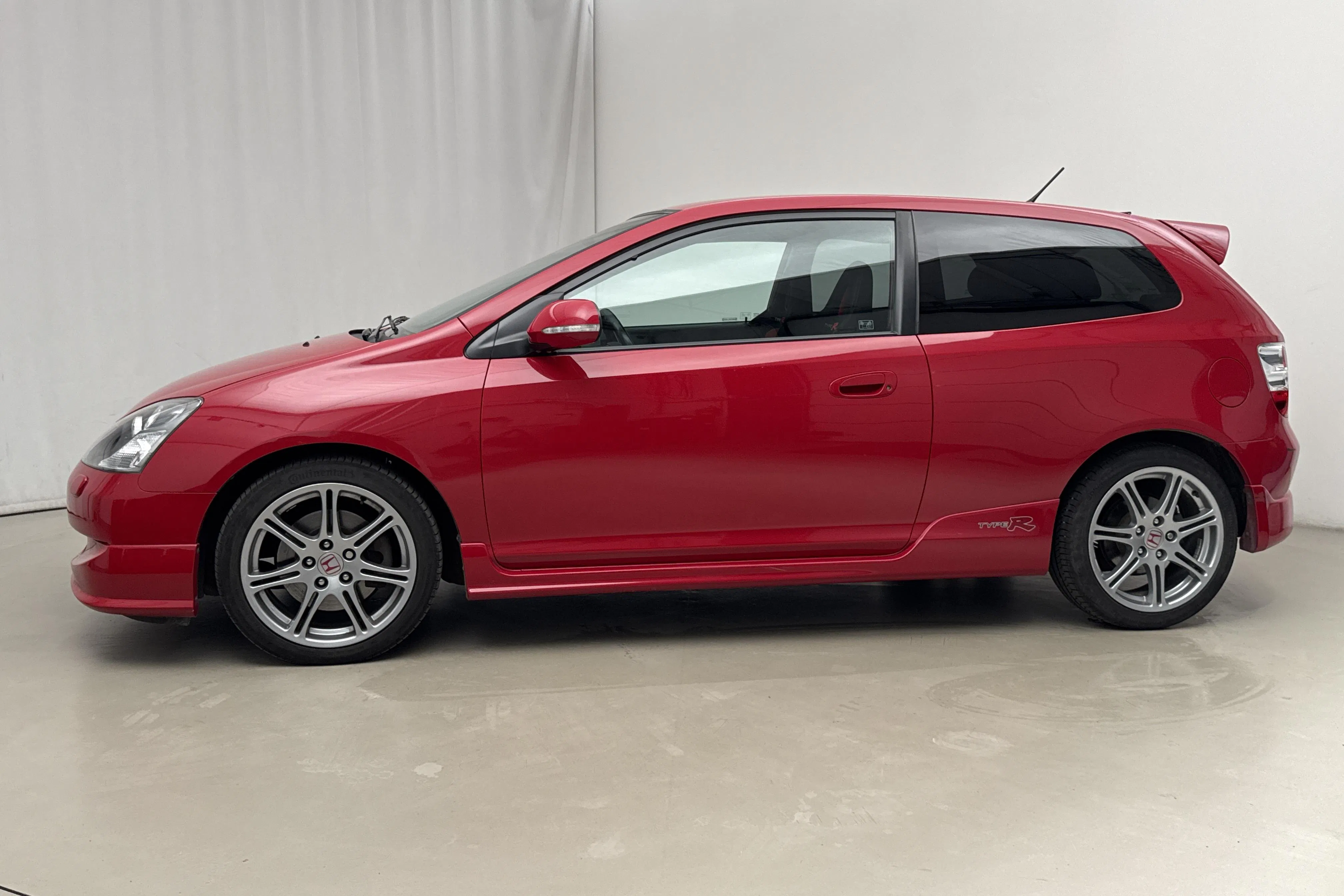 Presentation photo 2 of 14: Honda Civic 2.0 Type-R (200hk) - 64 100 km - Manual - red - 2004