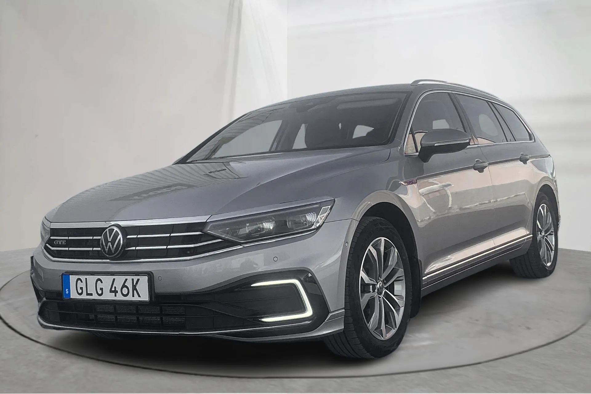 Presentation photo 1 of 15: VW Passat 1.4 GTE Sportscombi (218hk) - 140 920 km - Automatic - silver - 2023