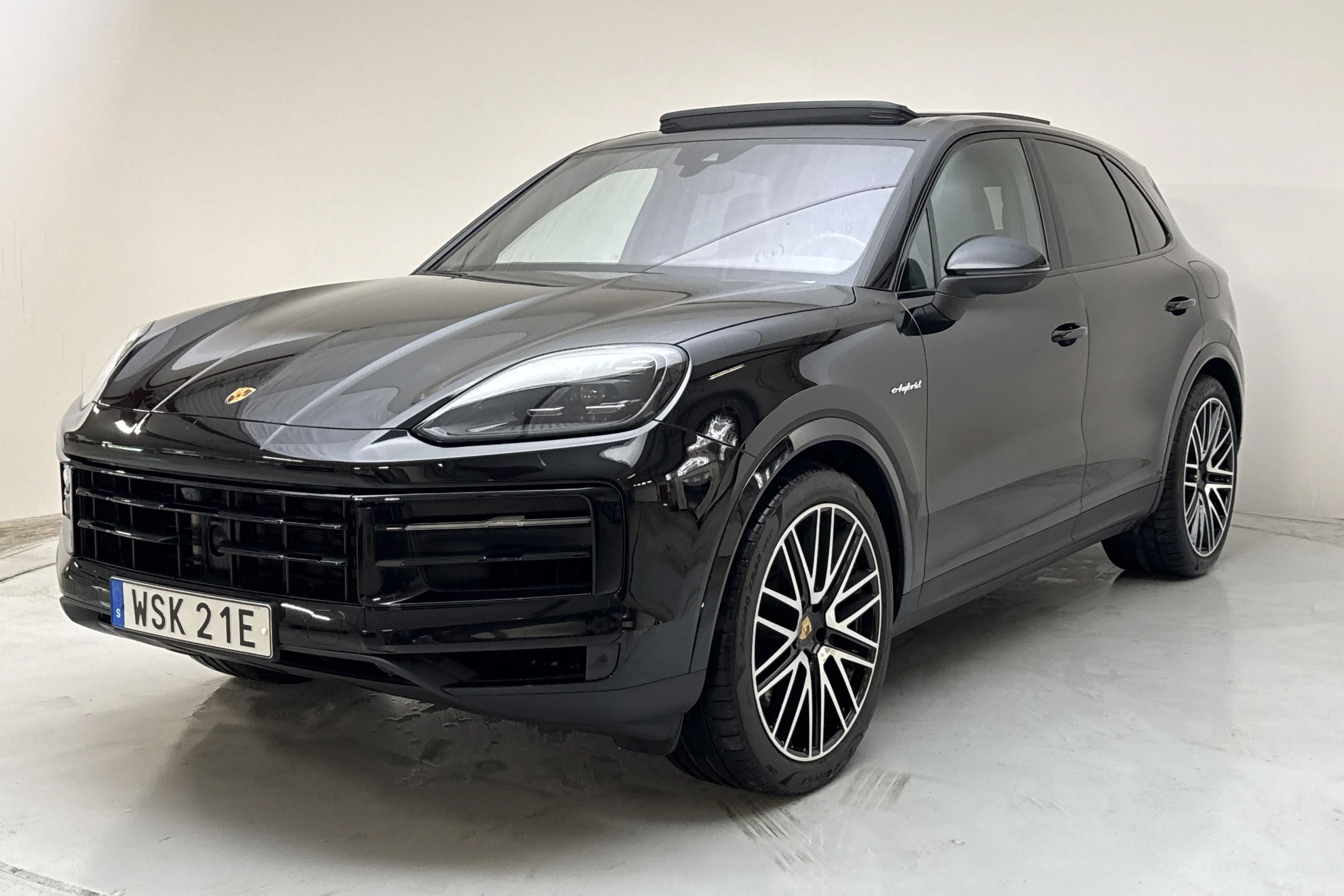 Presentation photo 1 of 22: Porsche Cayenne E-Hybrid (470hk) - 36 010 km - Automatic - black - 2024