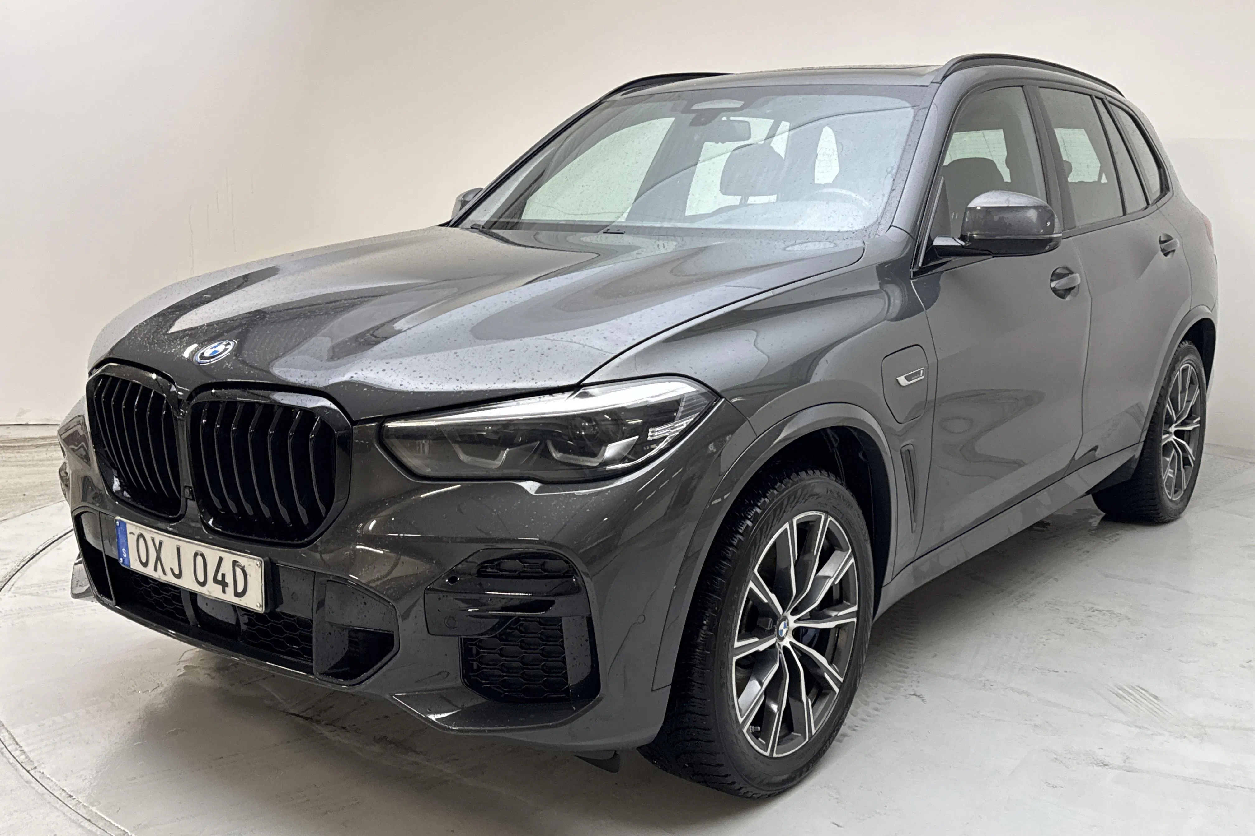 Presentation photo 1 of 18: BMW X5 xDrive45e, G05 (394hk) - 142 830 km - Automatic - gray - 2022