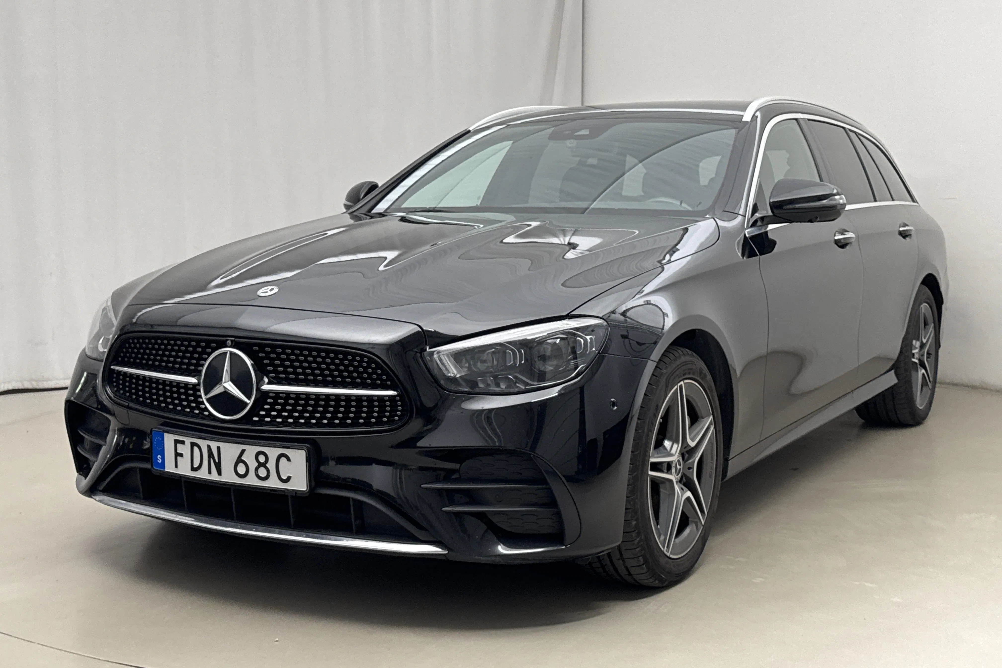 Presentation photo 1 of 21: Mercedes E 300 de Kombi S213 (316hk) - 132 060 km - Automatic - black - 2021
