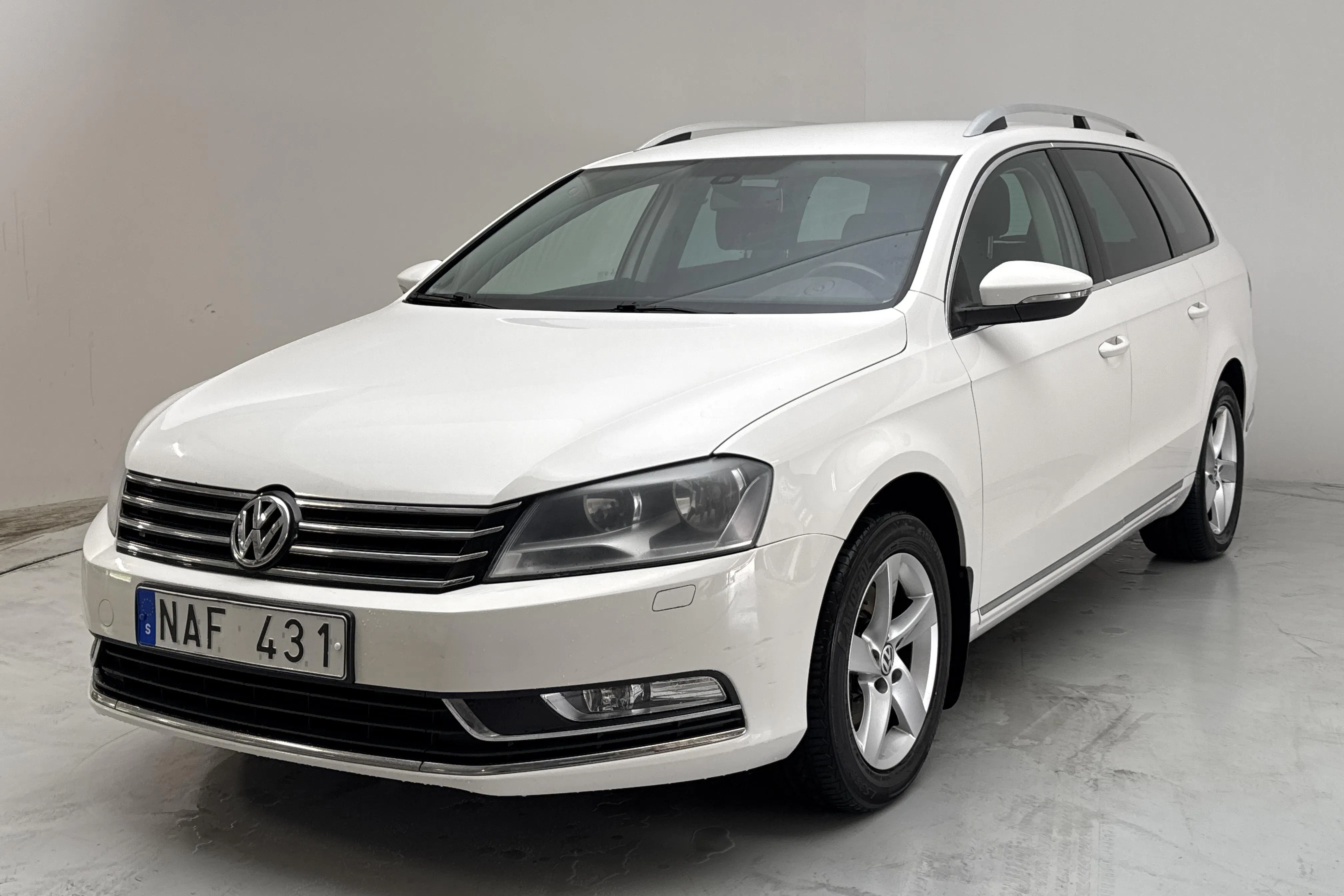 Presentationsfoto 1 av 14: VW Passat 1.4 TSI EcoFuel Variant (150hk) - 19 426 mil - Manuell - vit - 2013