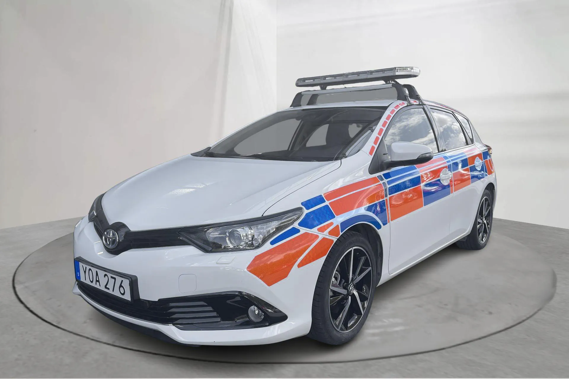 Presentationsfoto 1 av 15: Toyota Auris 1.8 HSD 5dr (99hk) - 1 198 mil - Automat - vit - 2018