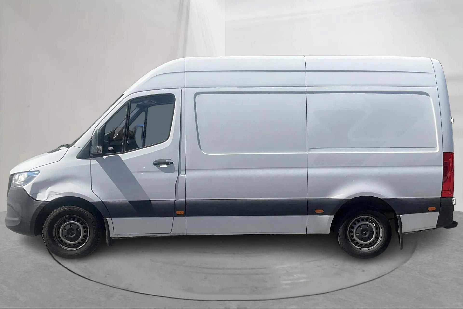 Presentation photo 2 of 12: Mercedes Sprinter 315 CDI Skåp RWD (150hk) - 154 110 km - Automatic - white - 2022