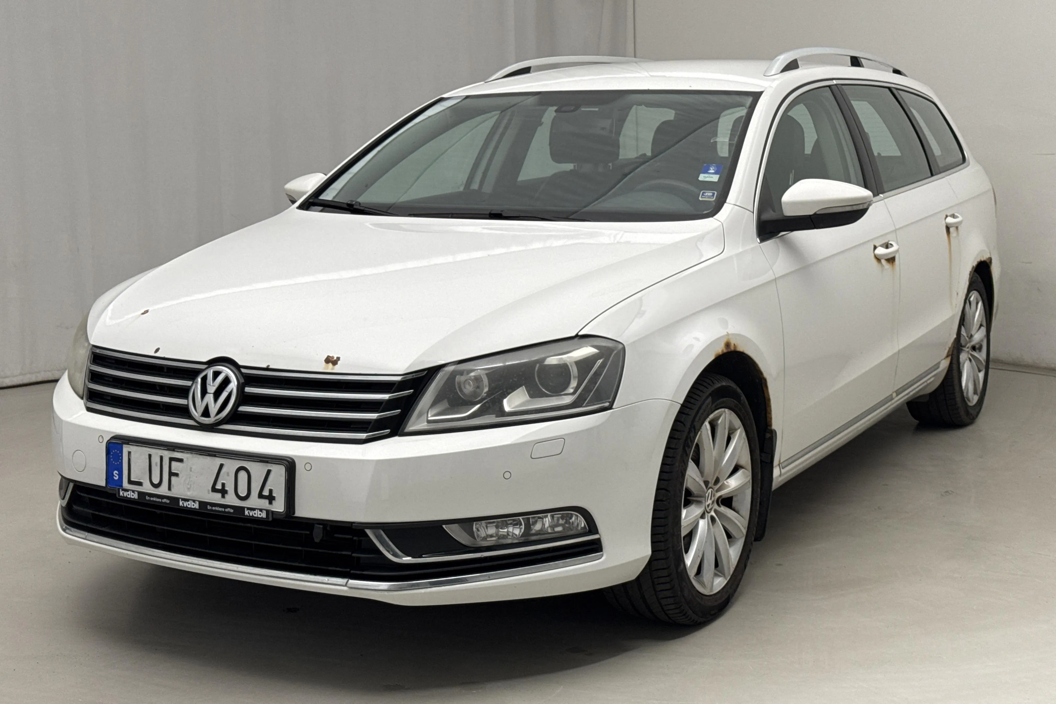 Presentationsfoto 1 av 17: VW Passat 1.4 TGI EcoFuel Variant (150hk) - 14 664 mil - Automat - vit - 2012