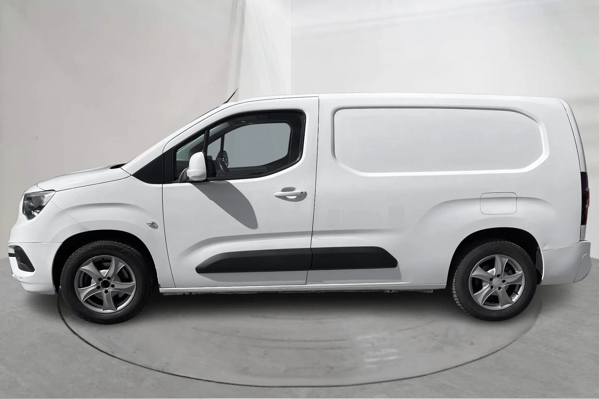 Presentationsfoto 2 av 22: Opel Combo 1.5 CDTI Skåp (130hk) - 18 280 mil - Automat - vit - 2019