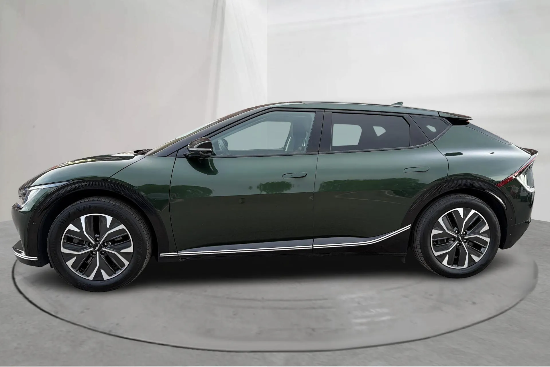 Presentationsfoto 2 av 17: KIA EV6 RWD (228hk) - 11 776 mil - Automat - grön - 2023