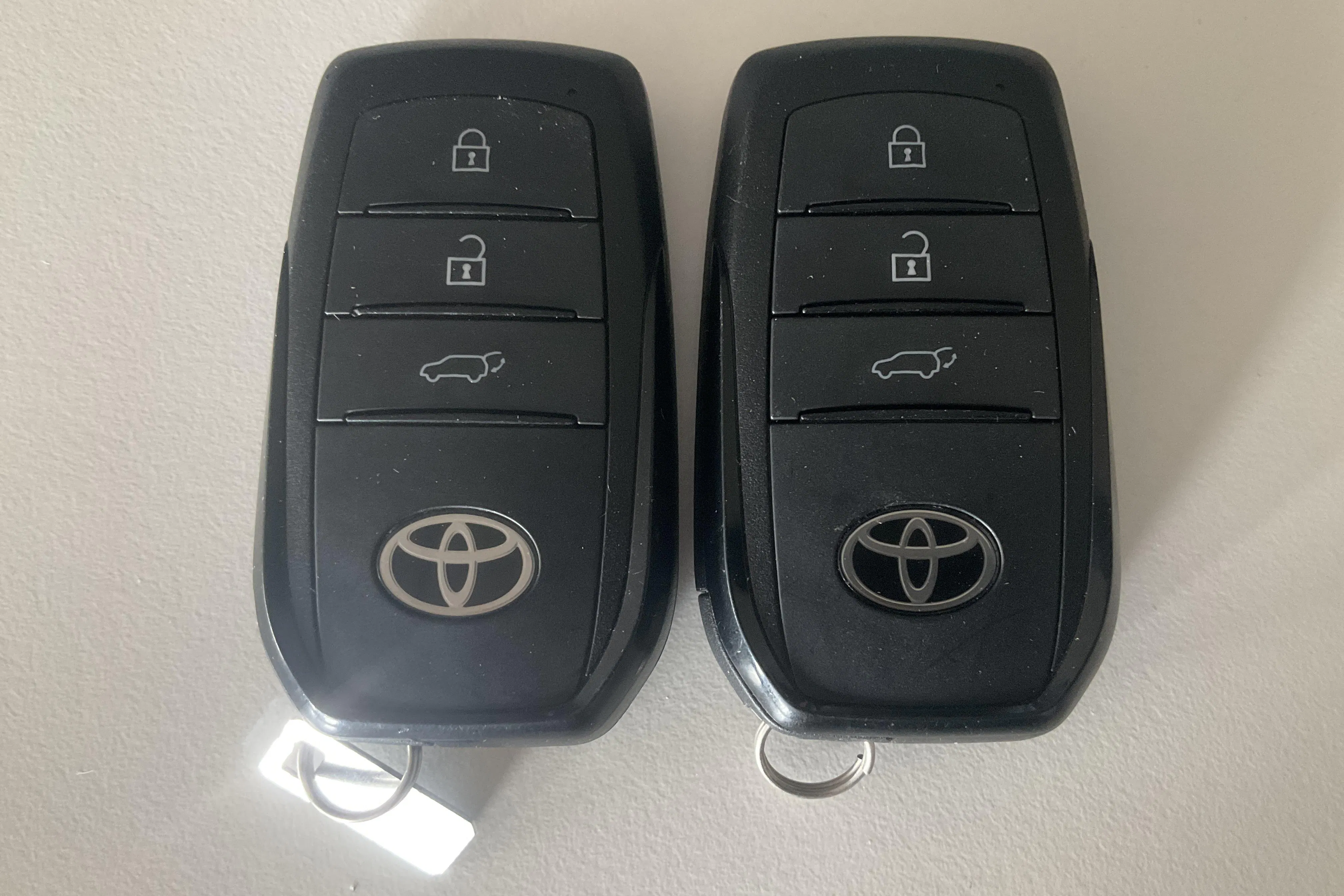 Presentationsfoto 19 av 19: Toyota RAV4 2.5 HSD AWD (222hk) - 4 454 mil - Automat - Mörkblå - 2024