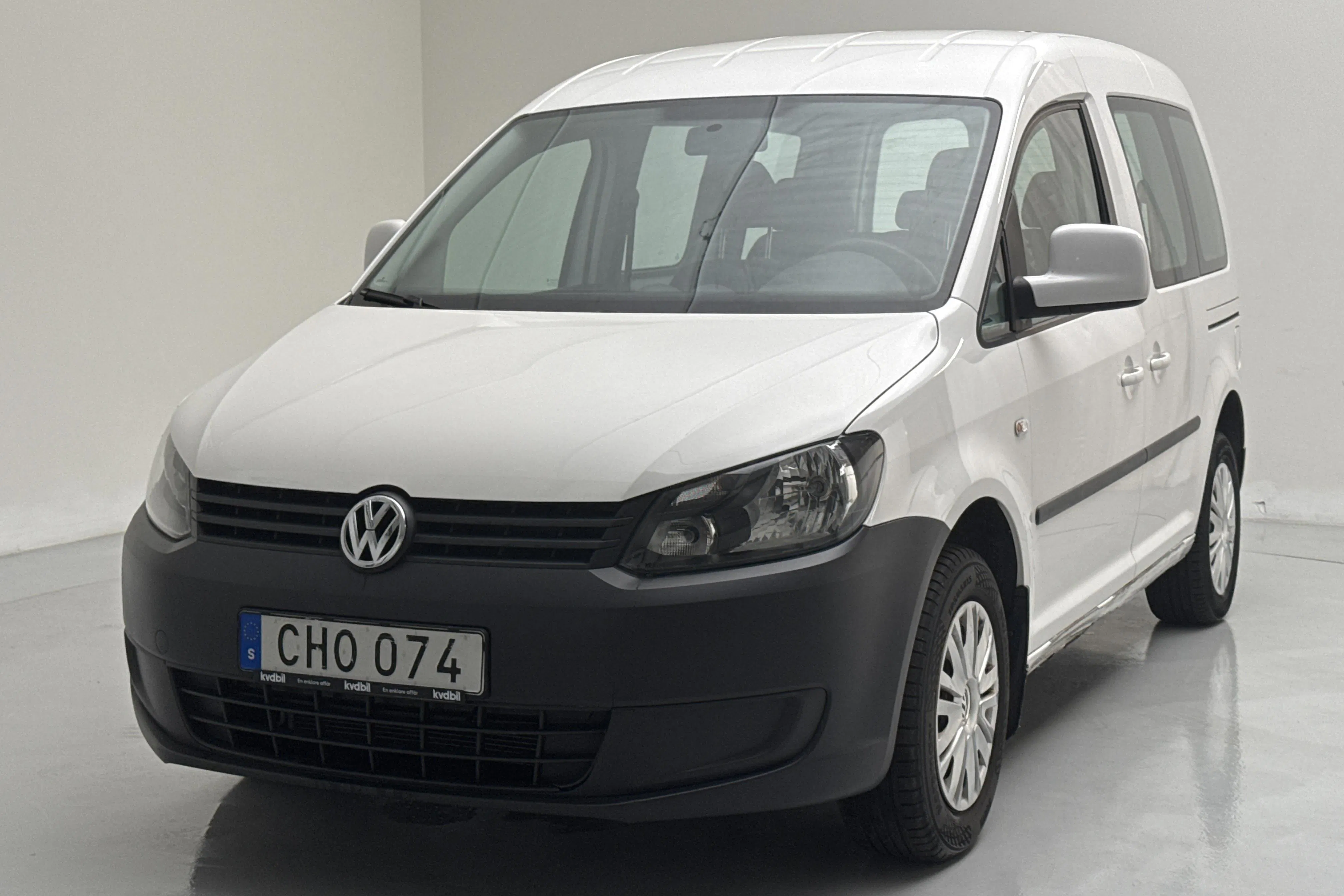 Presentationsfoto 1 av 12: VW Caddy Life 2.0 EcoFuel (109hk) - 4 868 mil - Manuell - vit - 2015