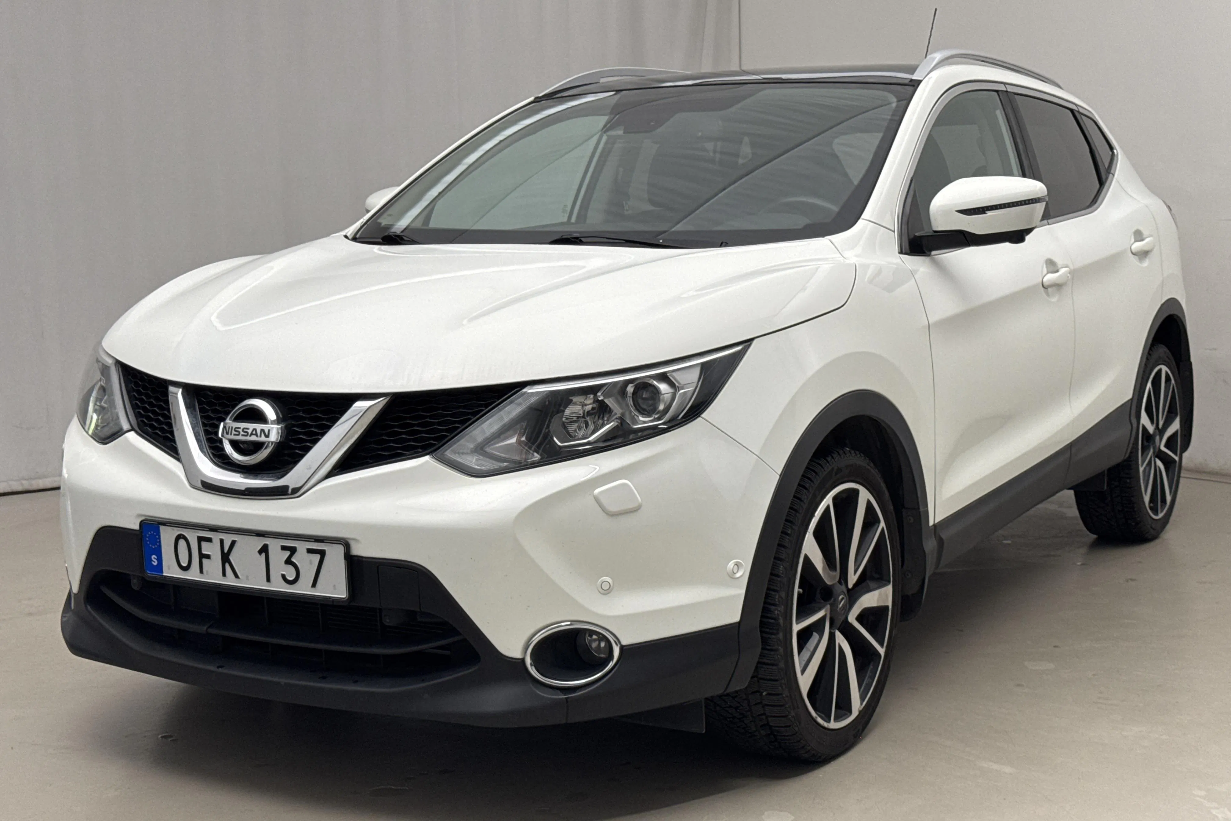 Presentationsfoto 1 av 17: Nissan Qashqai 1.2 (115hk) - 11 534 mil - Manuell - vit - 2017