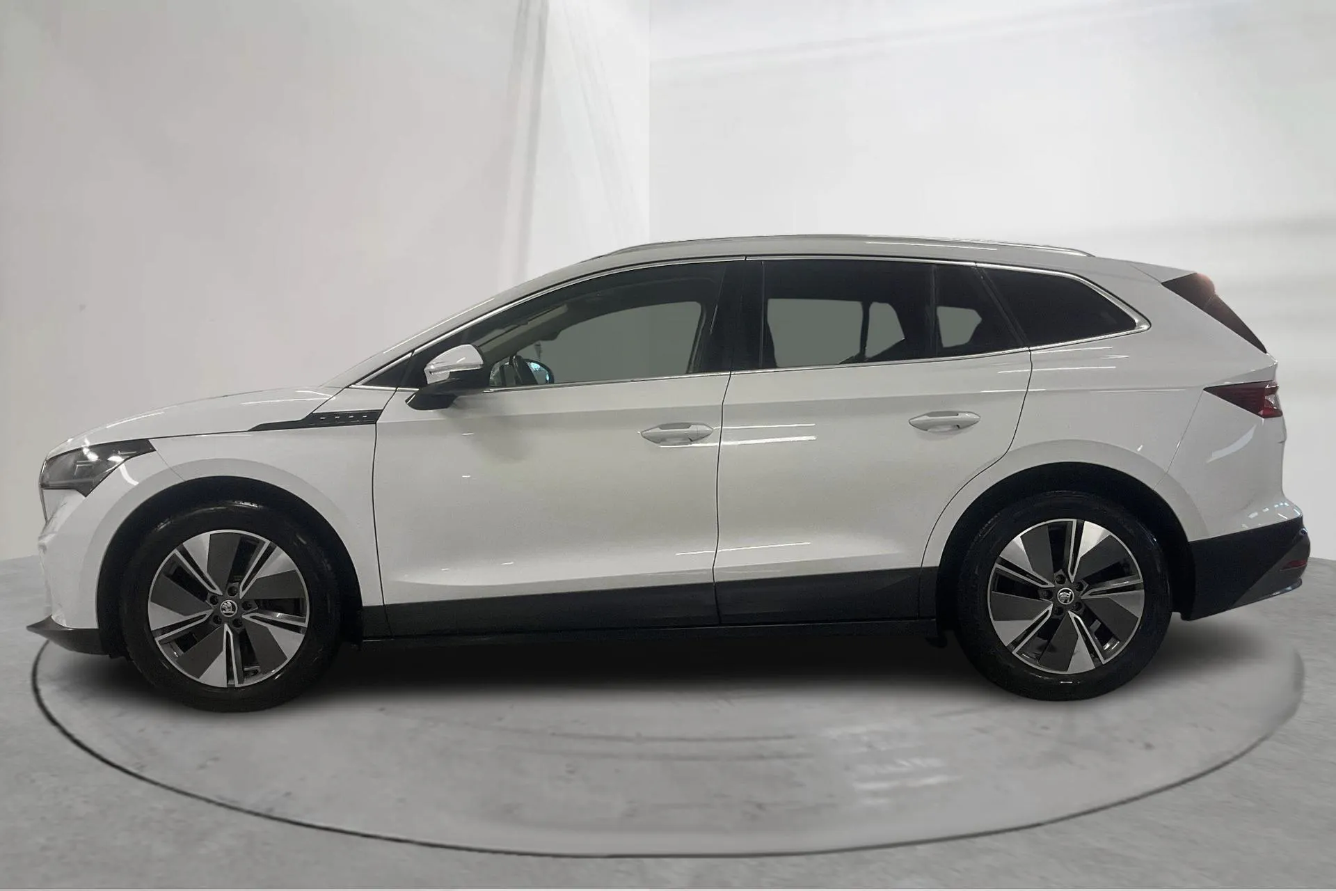 Presentationsfoto 2 av 29: Skoda Enyaq iV 80x (265hk) - 6 760 mil - Automat - vit - 2023
