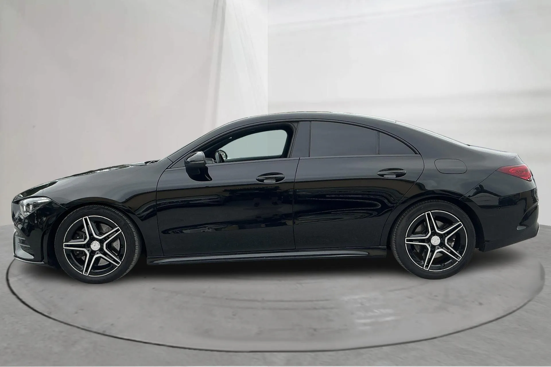 Presentation photo 2 of 18: Mercedes CLA 220 Coupé C118 (190hk) - 141 330 km - Automatic - black - 2019