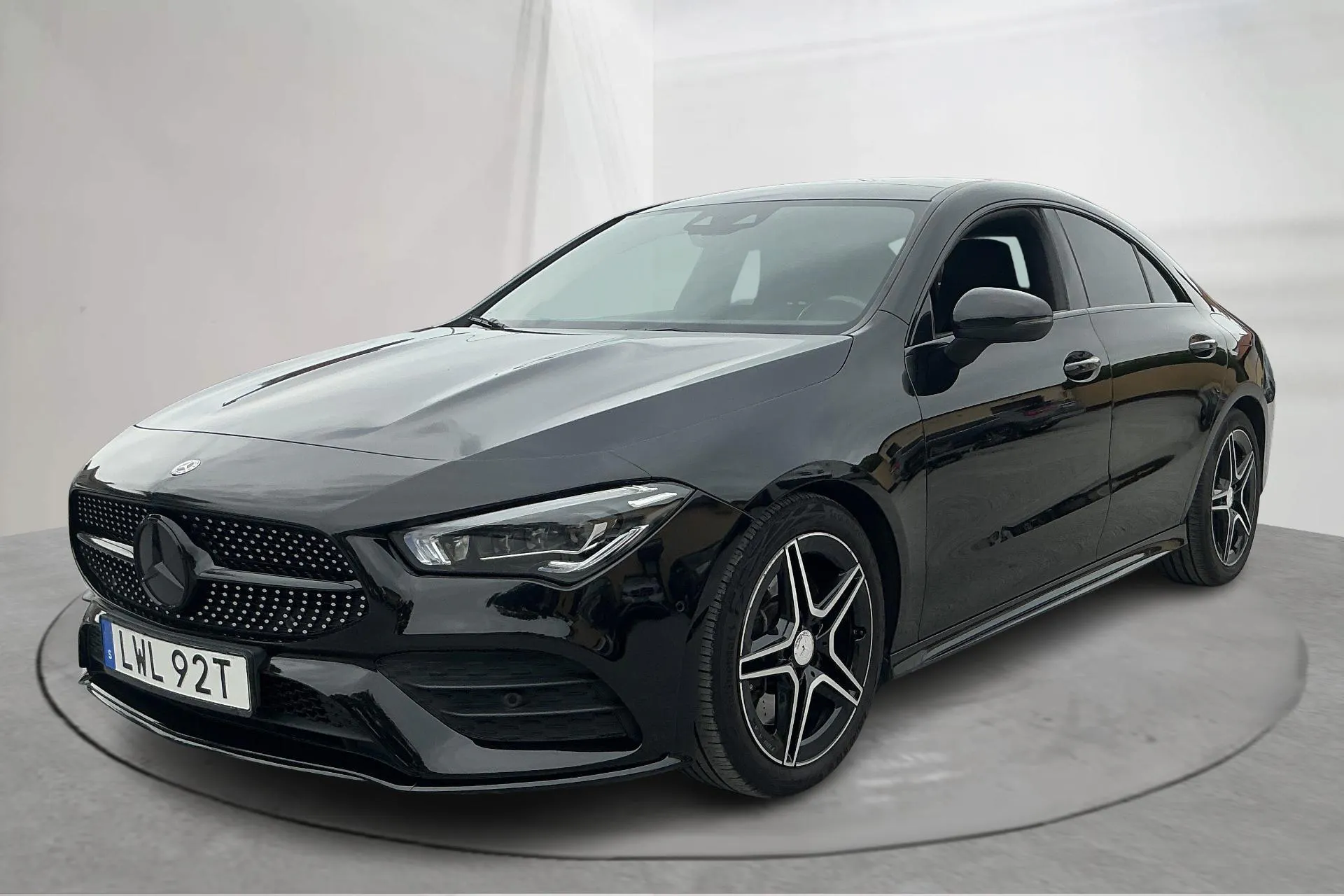 Presentation photo 1 of 18: Mercedes CLA 220 Coupé C118 (190hk) - 141 330 km - Automatic - black - 2019