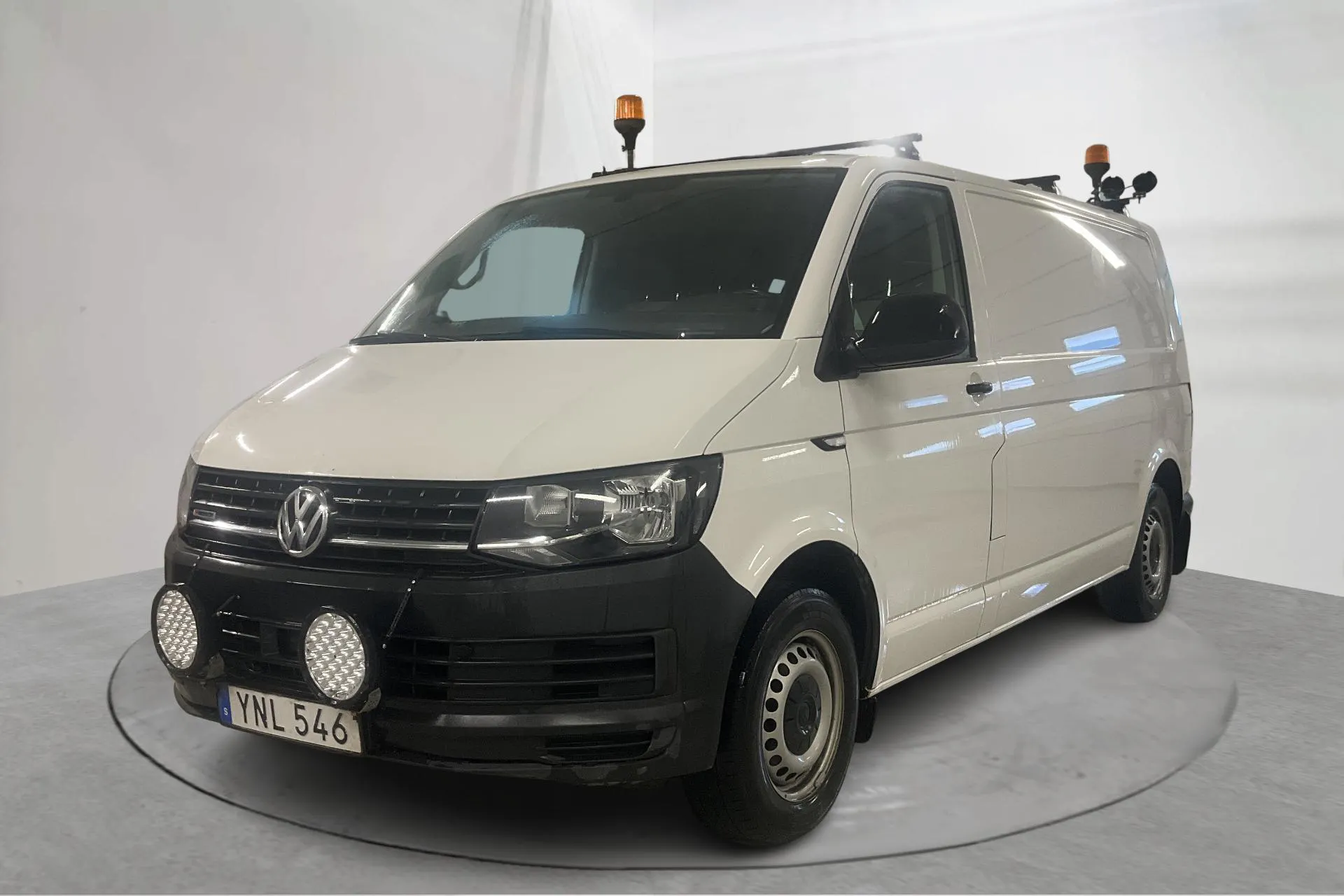 Presentationsfoto 1 av 18: VW Transporter T6 2.0 TDI BMT Skåp 4MOTION (150hk) - 20 785 mil - Manuell - vit - 2018