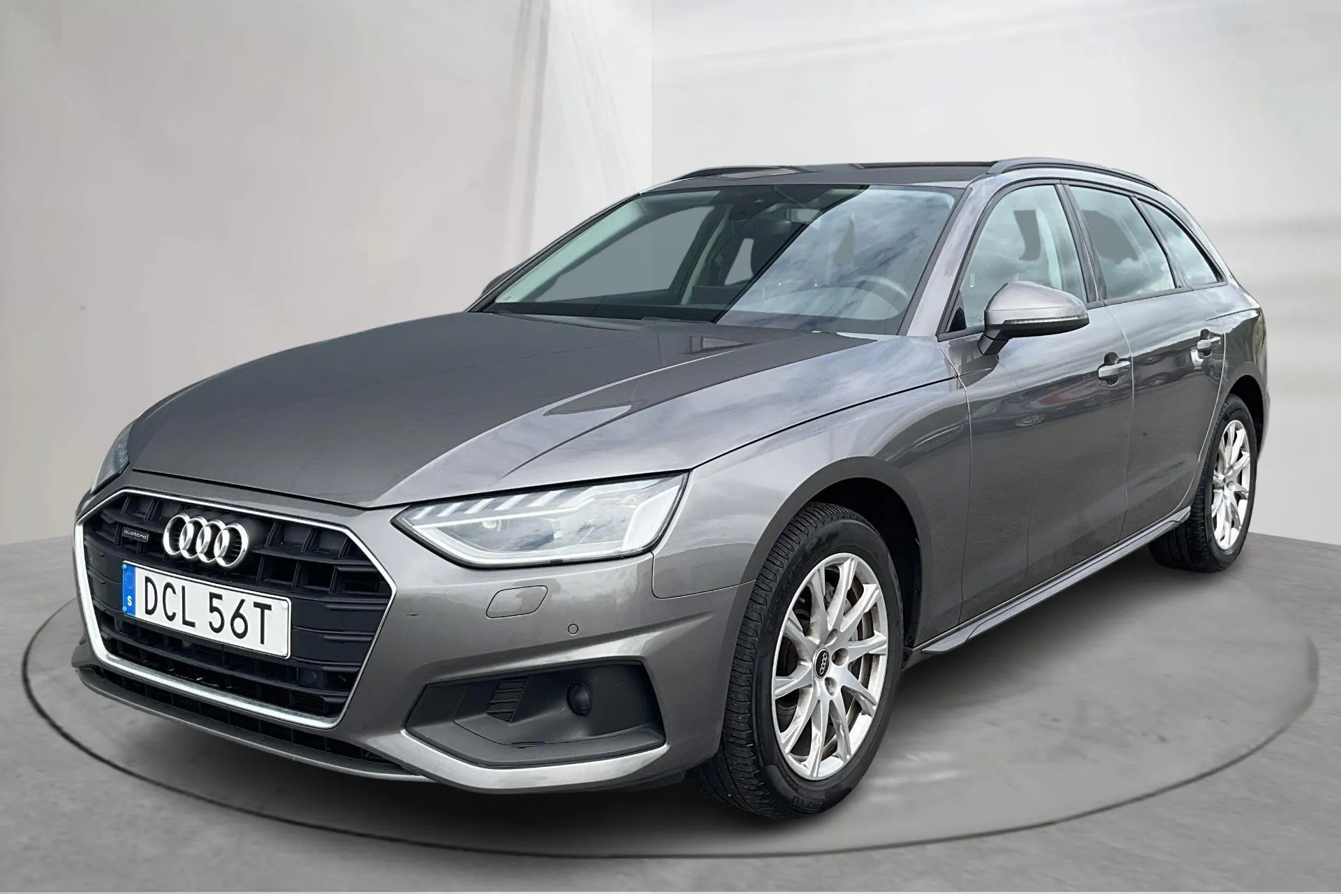 Presentation photo 1 of 17: Audi A4 Avant 40 TDI quattro (204hk) - 144 210 km - Automatic - gray - 2022