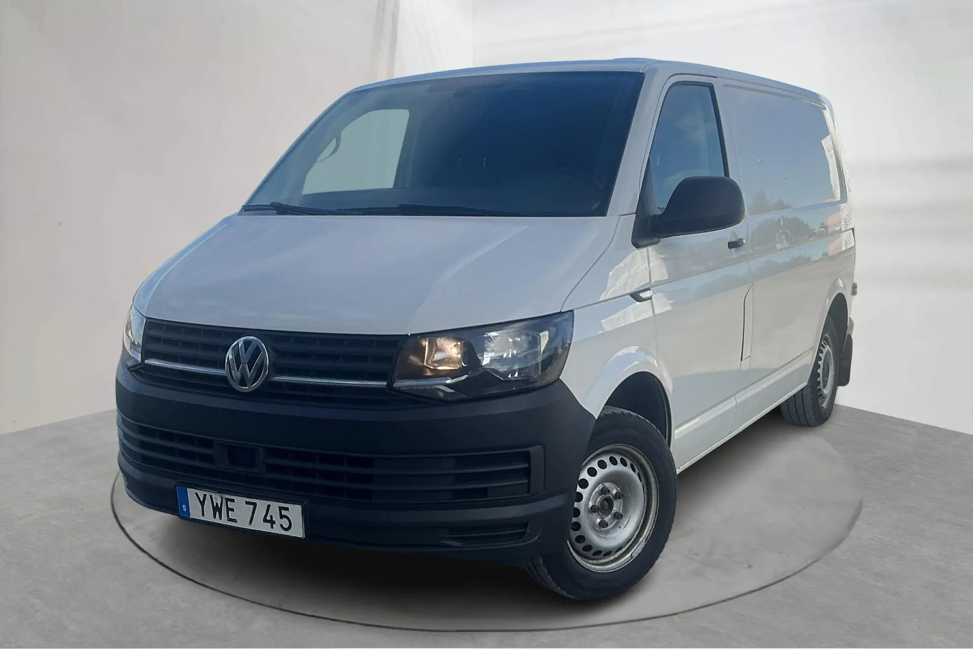 Presentationsfoto 1 av 13: VW Transporter T6 2.0 TDI BMT Skåp (102hk) - 11 716 mil - Manuell - vit - 2018