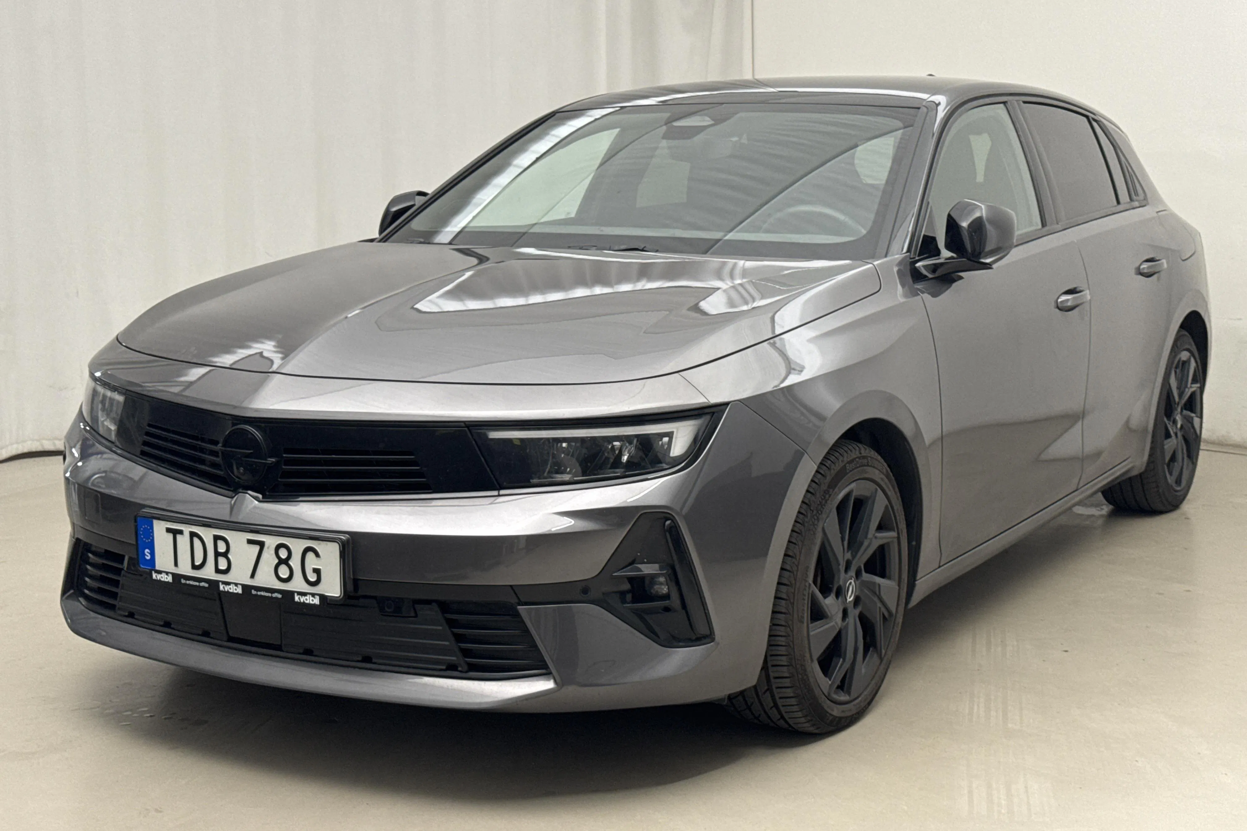 Presentationsfoto 1 av 20: Opel Astra Plug-In Hybrid 5dr (180hk) - 9 918 mil - Automat - grå - 2022