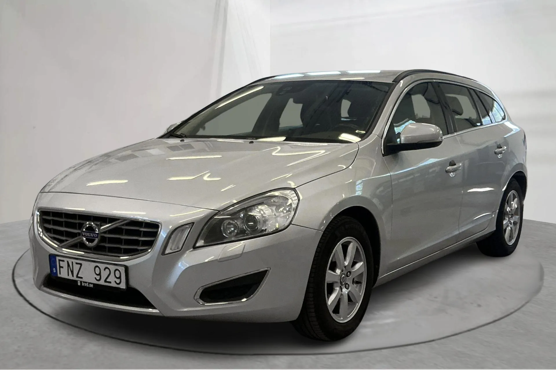 Presentationsfoto 1 av 14: Volvo V60 D3 (163hk) - 32 497 mil - Manuell - silver - 2011
