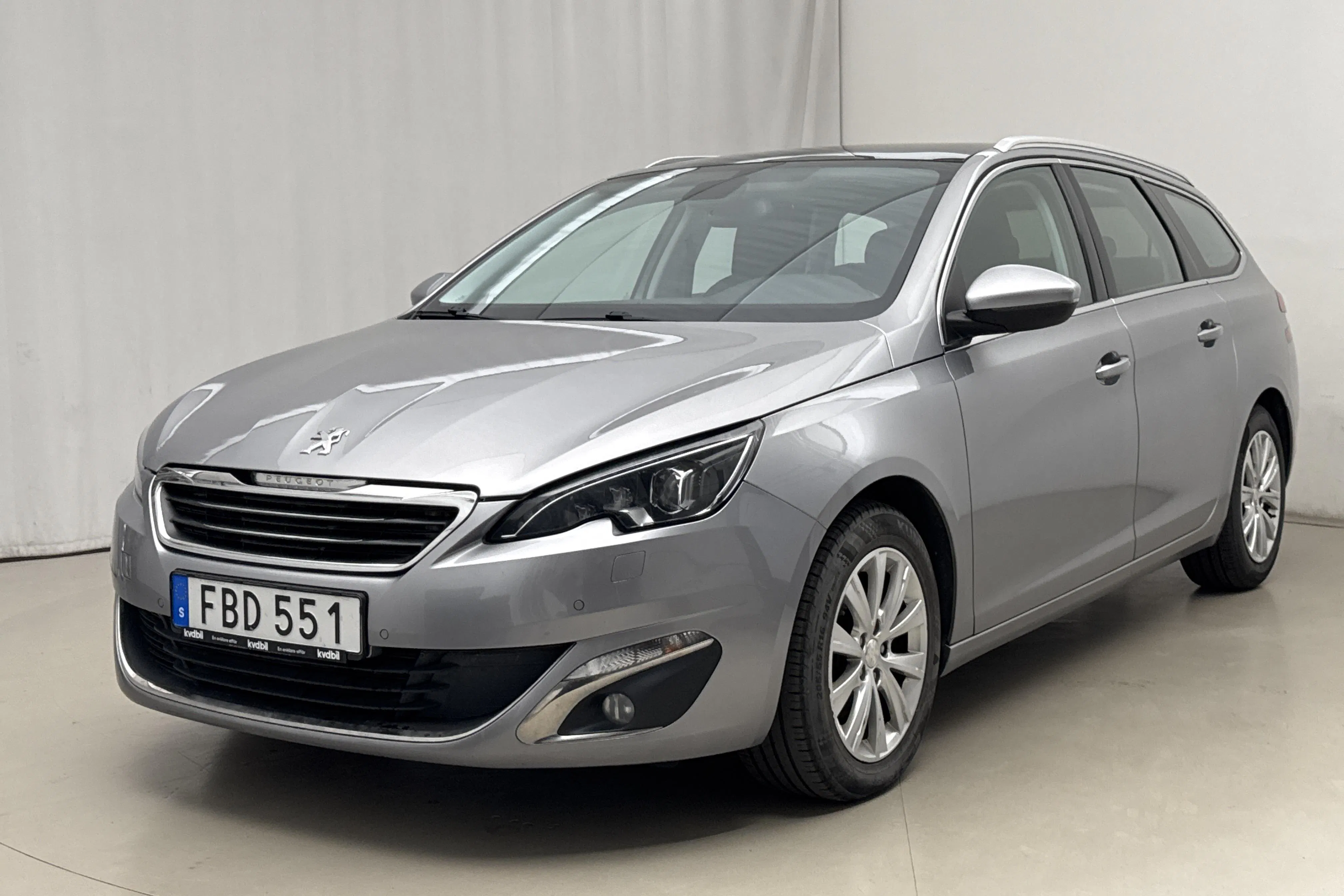 Presentationsfoto 1 av 18: Peugeot 308 SW BlueHDi (150hk) - 15 016 mil - Manuell - grå - 2015