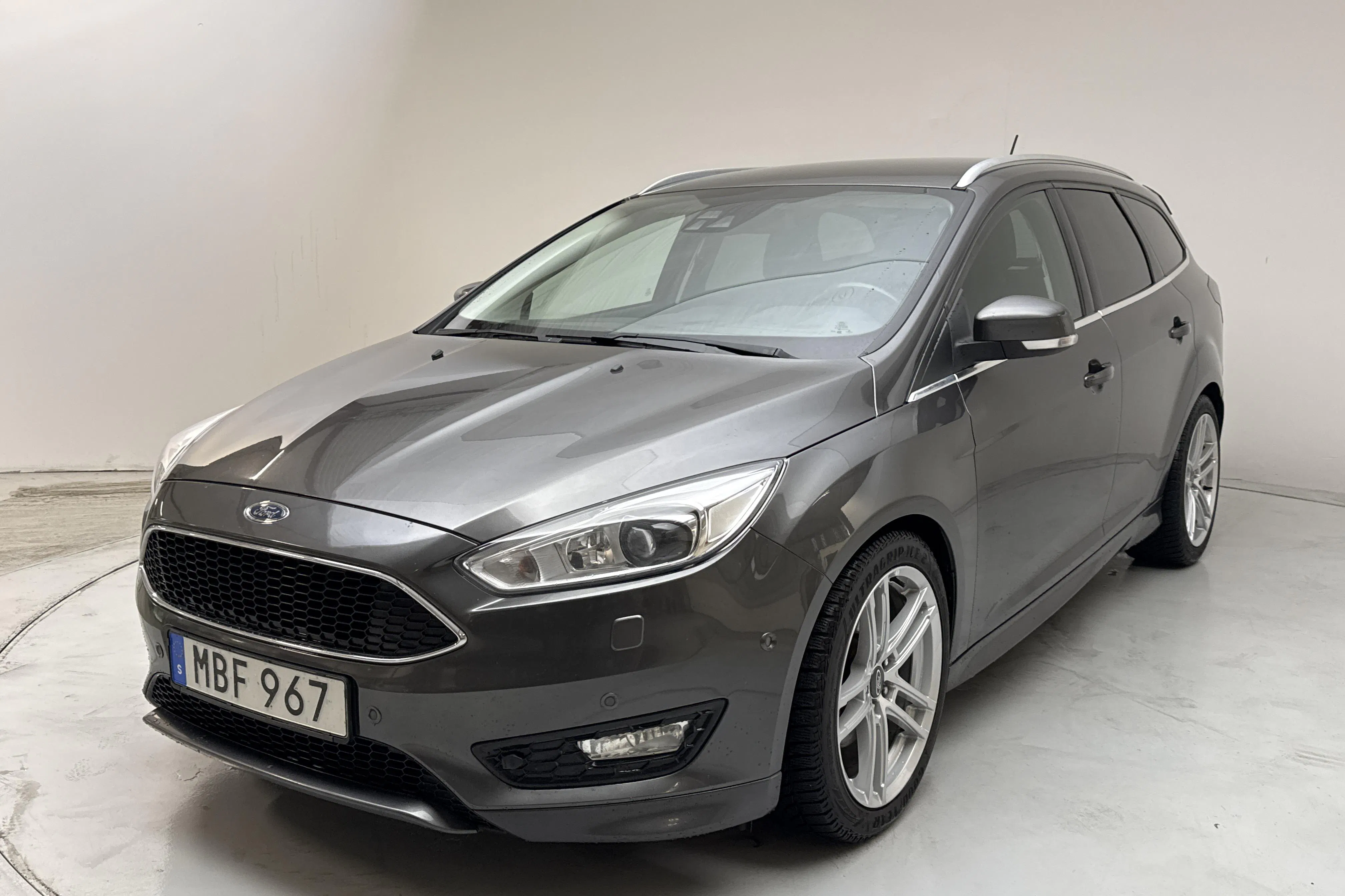 Presentationsfoto 1 av 12: Ford Focus 1.5 EcoBoost Kombi (180hk) - 16 302 mil - Manuell - grå - 2016